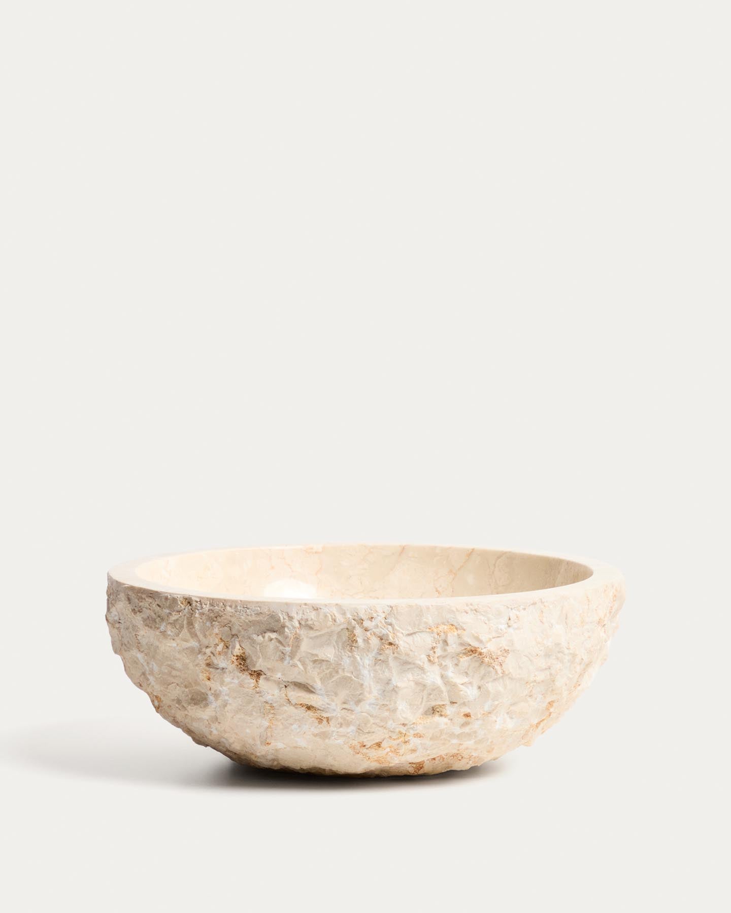 Aufsatzwaschbecken Orvane aus beigem Marmor, Ø 40 cm in Beige präsentiert im Onlineshop von KAQTU Design AG. Badzubehör ist von Kave Home