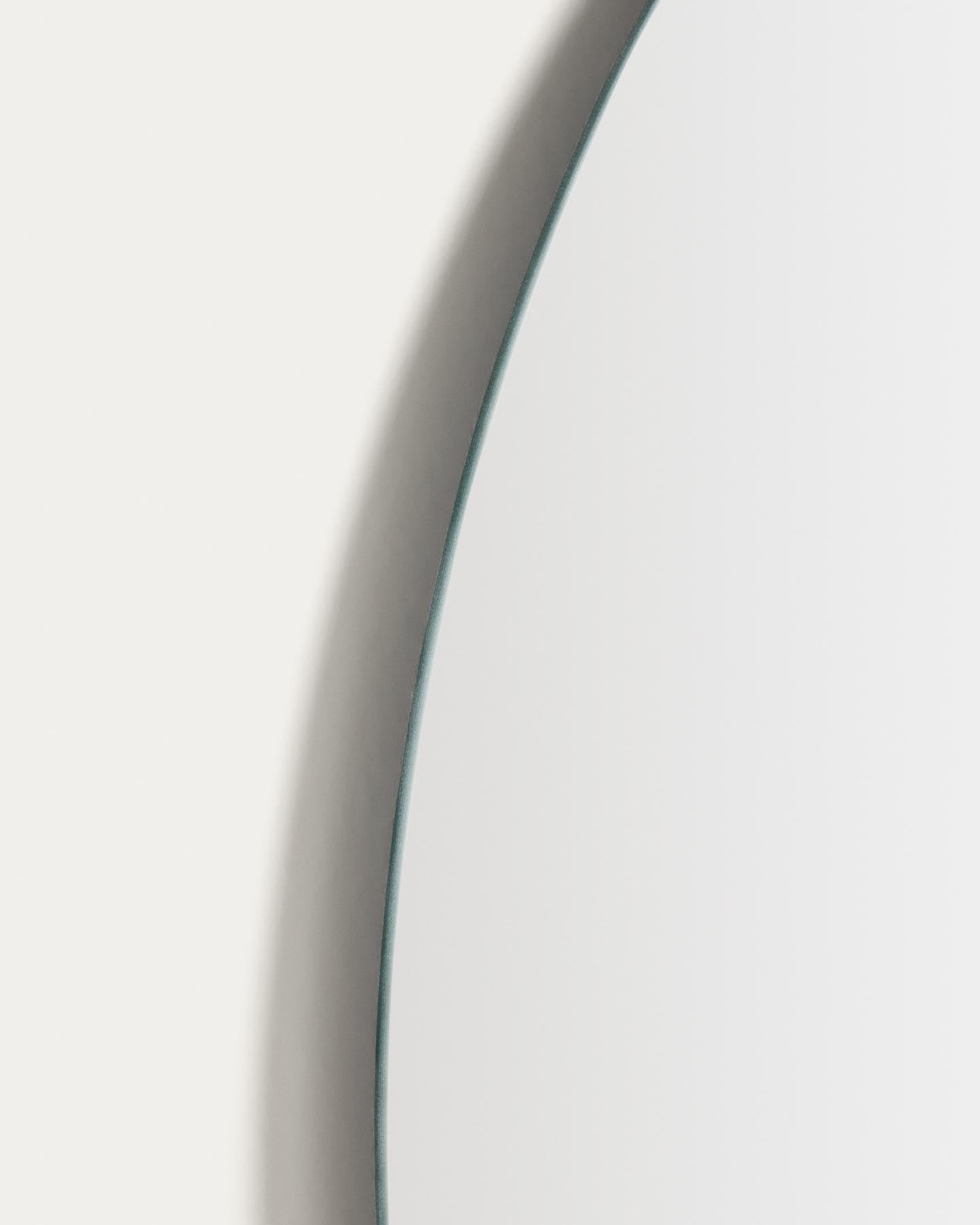 Runder Badezimmerspiegel Donia, Ø 60 cm in Transparent präsentiert im Onlineshop von KAQTU Design AG. Badzubehör ist von Kave Home