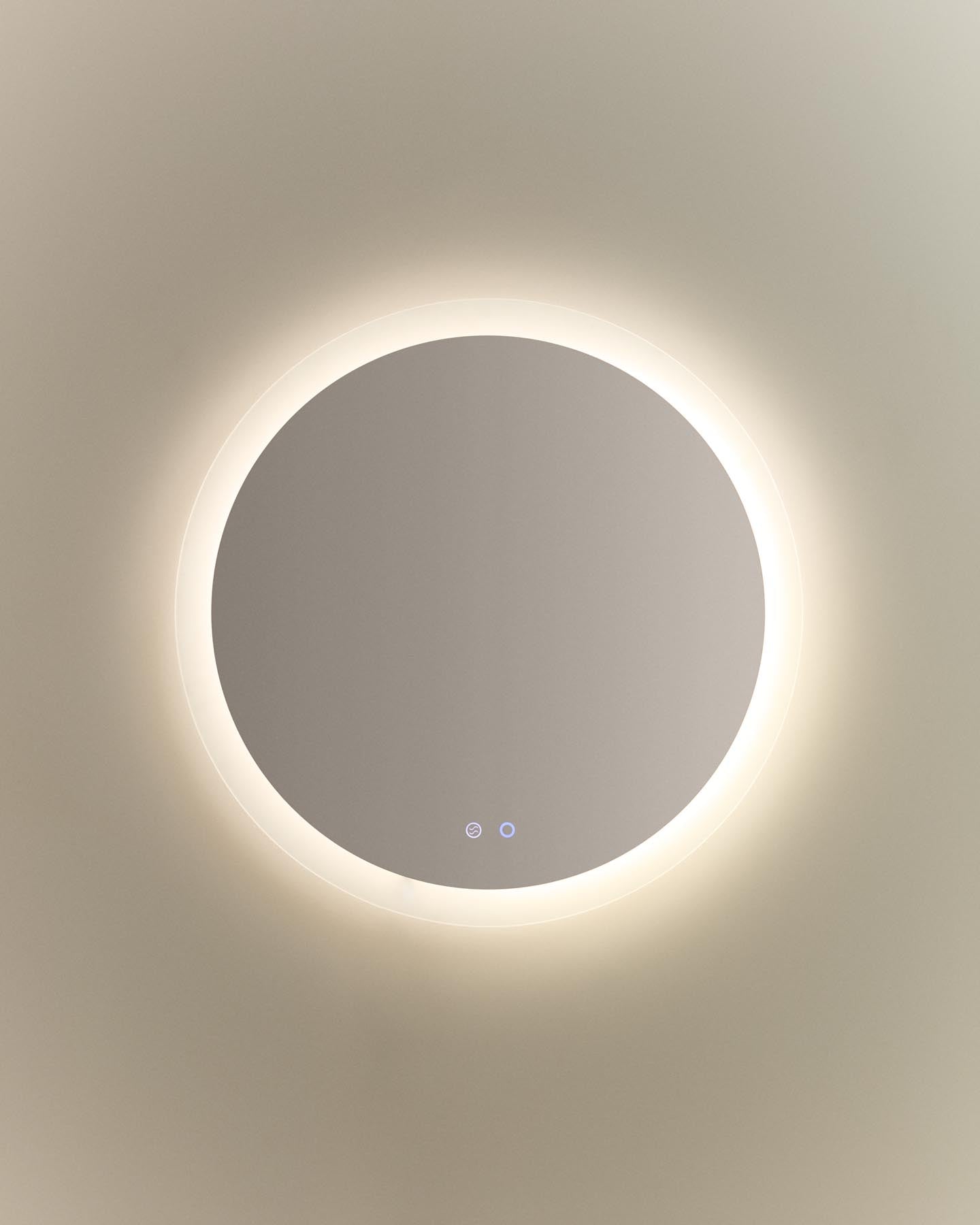 Runder Badezimmerspiegel Mervi mit LED-Licht und Anti-Beschlag-Funktion, Ø 60 cm in Transparent präsentiert im Onlineshop von KAQTU Design AG. Badzubehör ist von Kave Home