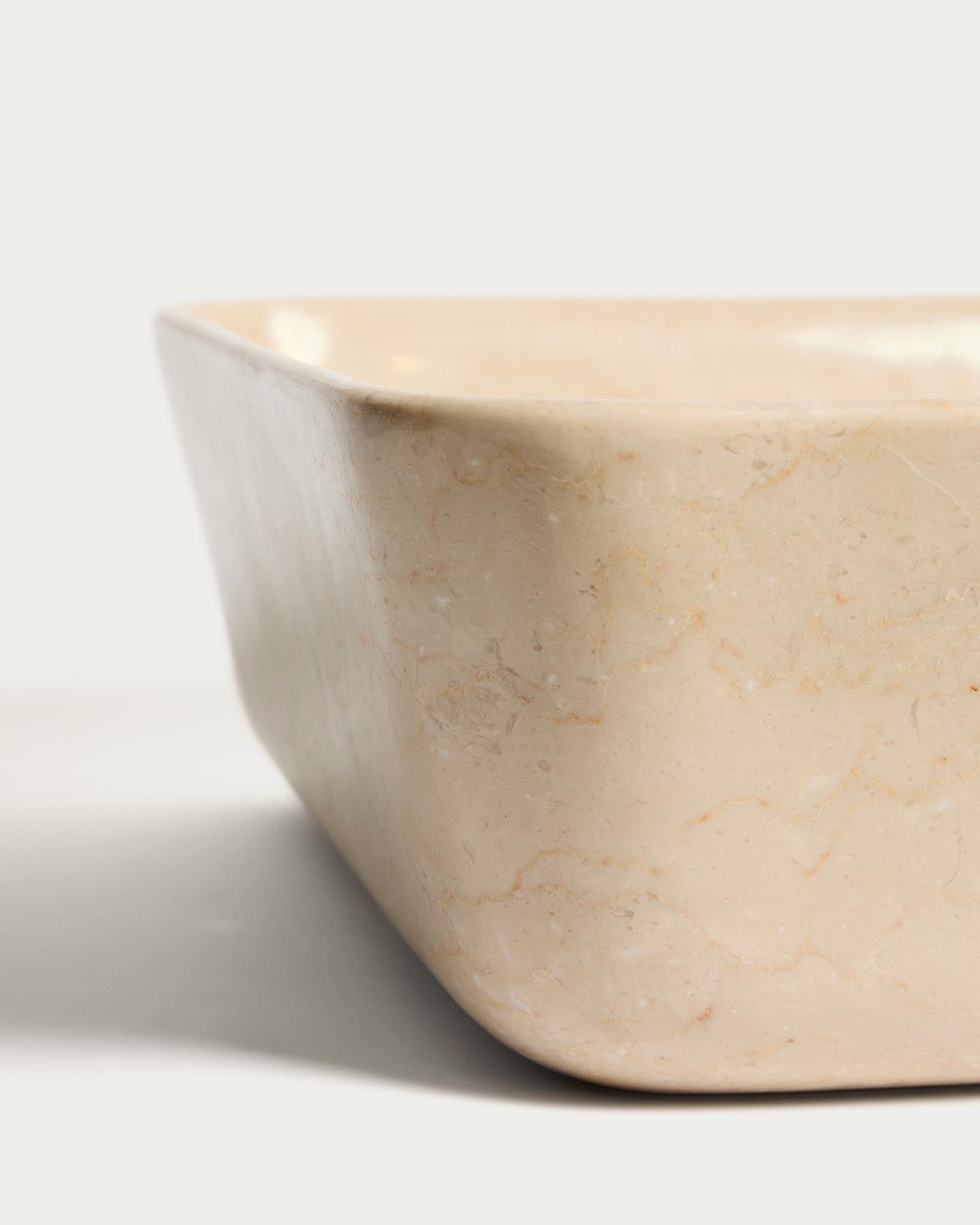 Aufsatzwaschbecken Darnen aus beigem Marmor, 55 x 35 cm in Beige präsentiert im Onlineshop von KAQTU Design AG. Badzubehör ist von Kave Home