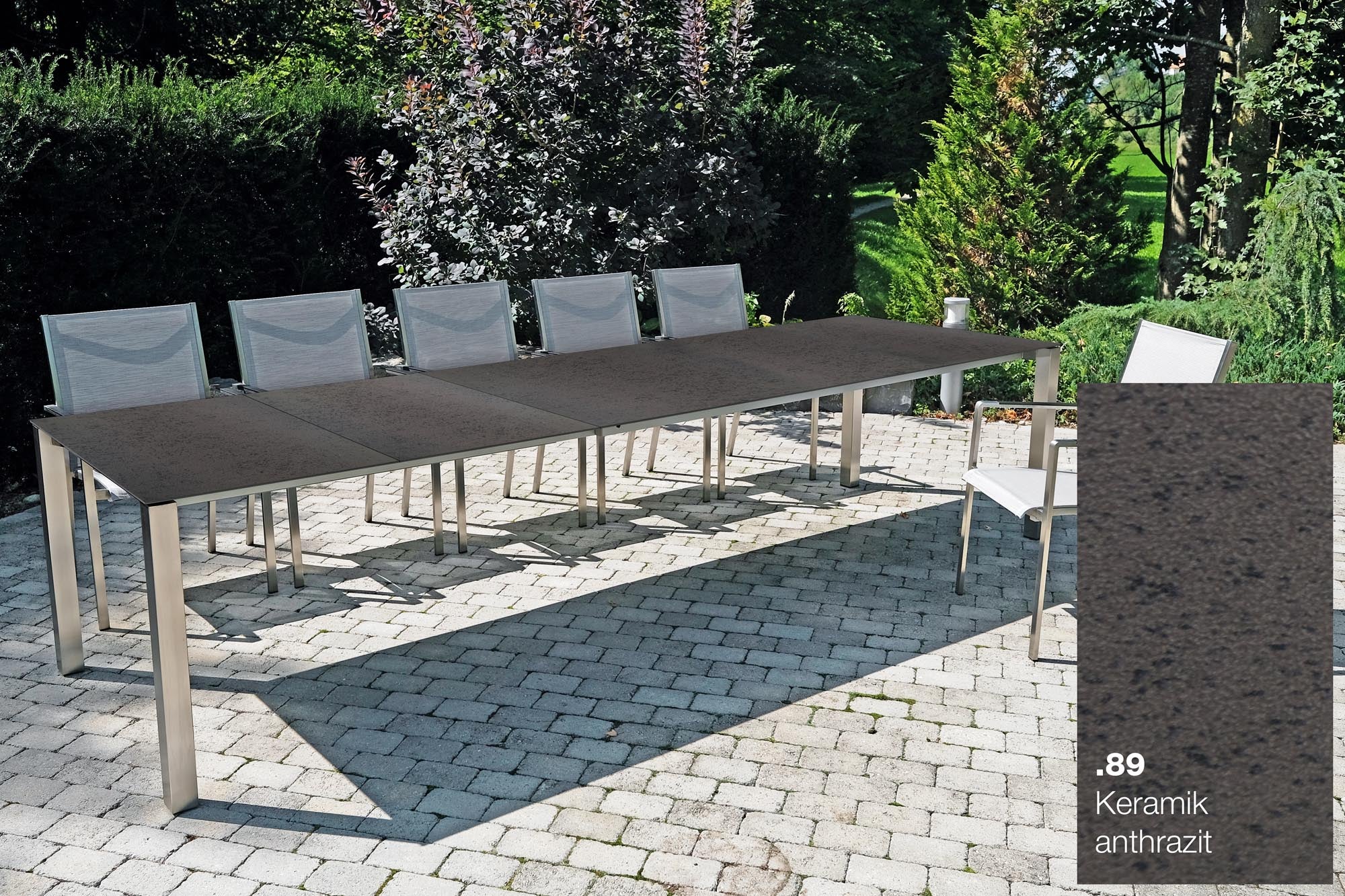 Keramiktisch Nevio 20 210x100 cm in Anthrazit gesprenkelt präsentiert im Onlineshop von KAQTU Design AG. Gartentisch ist von Be Garden