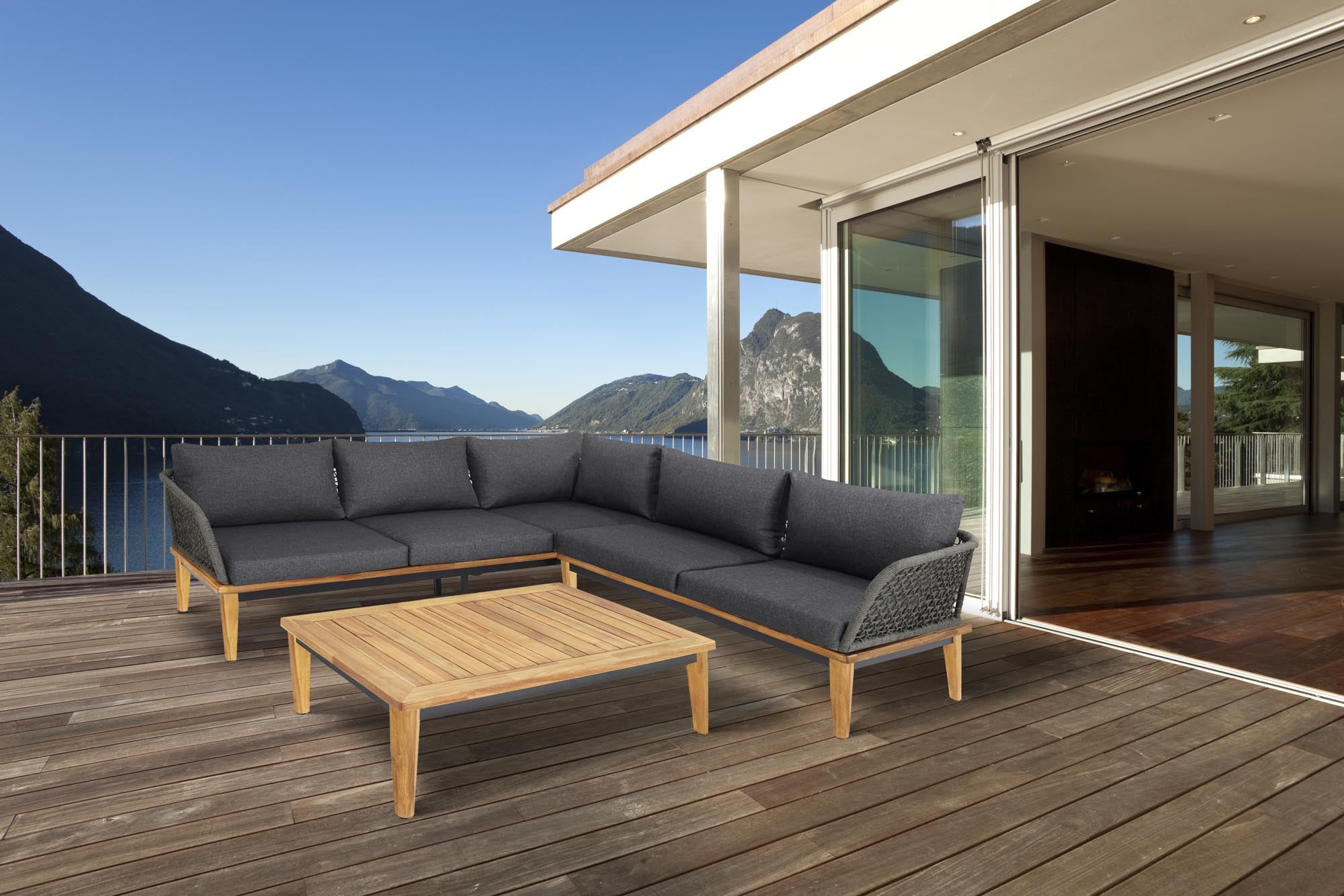 Elegante Gartenlounge Locarno in Dunkelgrau, Eckvariante groß, ideal für entspannte Stunden im Freien, präsentiert von Be Garden.