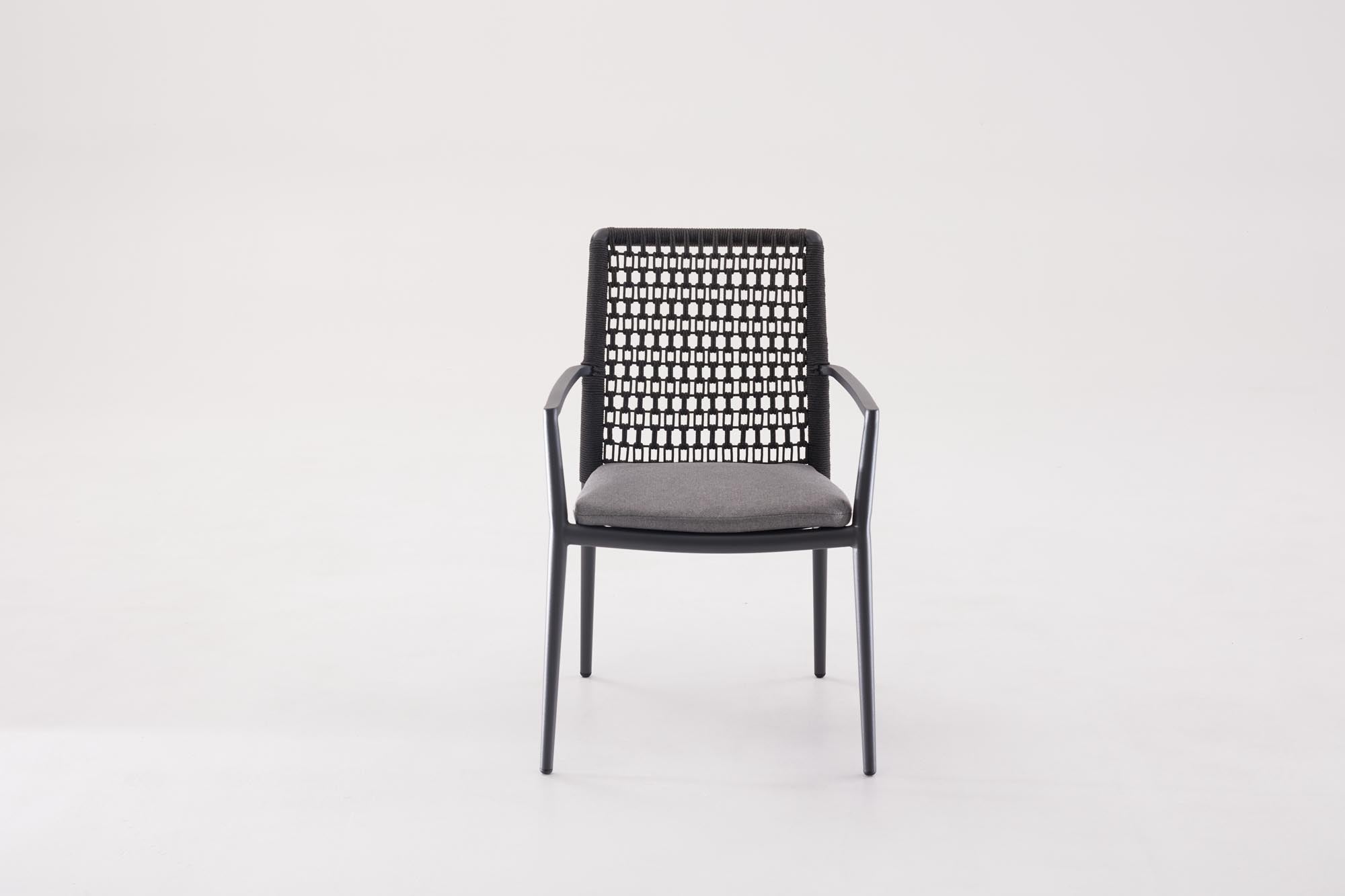 Gartenstuhl Lara, mit Armlehnen, Aluminiumgestell in präsentiert im Onlineshop von KAQTU Design AG. Gartenstuhl mit Armlehnen ist von Be Garden