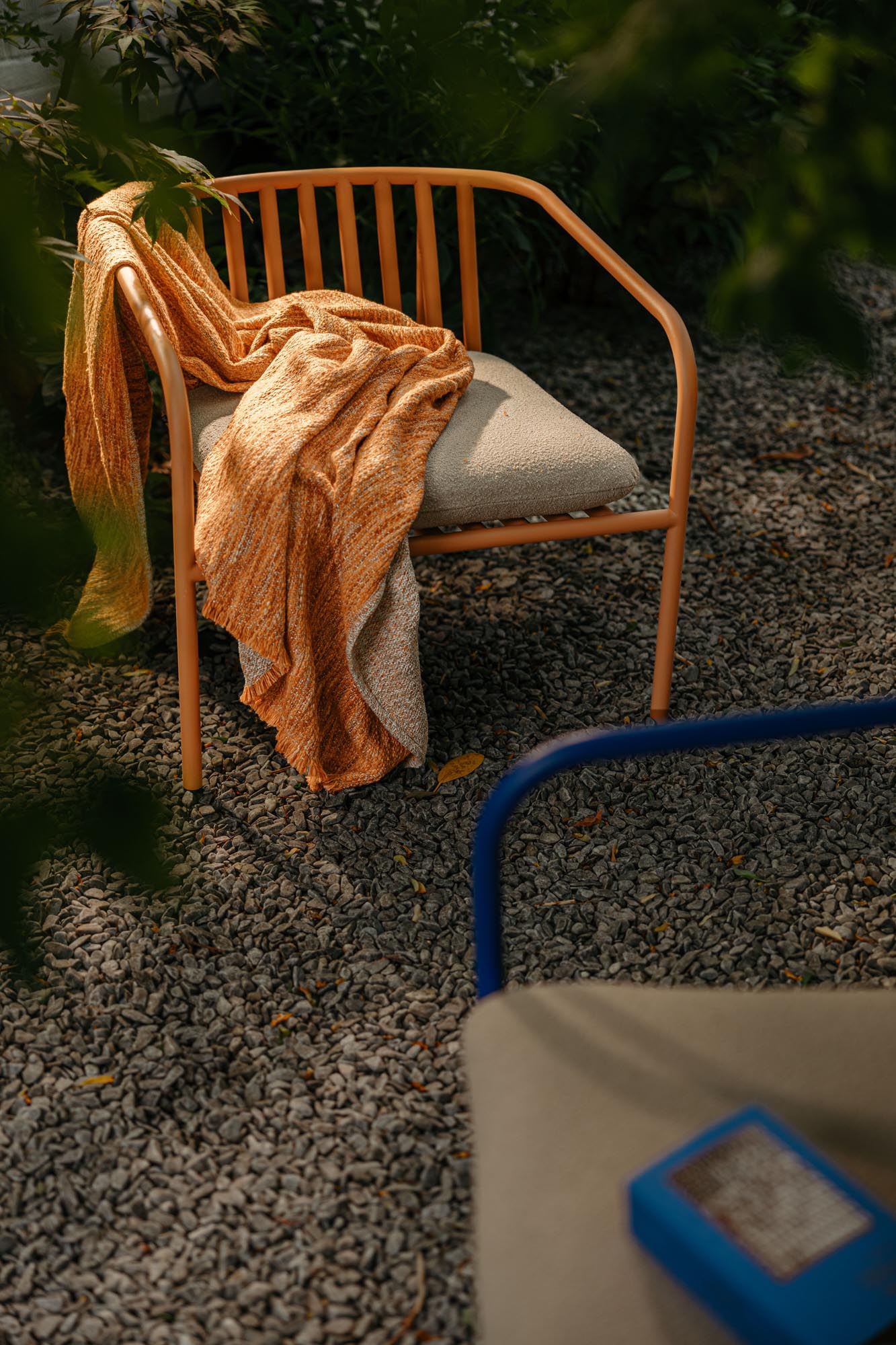 Gartensessel Bendt mit Armlehnen in Pfirsich-beig präsentiert im Onlineshop von KAQTU Design AG. Outdoor-Sessel mit Armlehnen ist von Be Garden