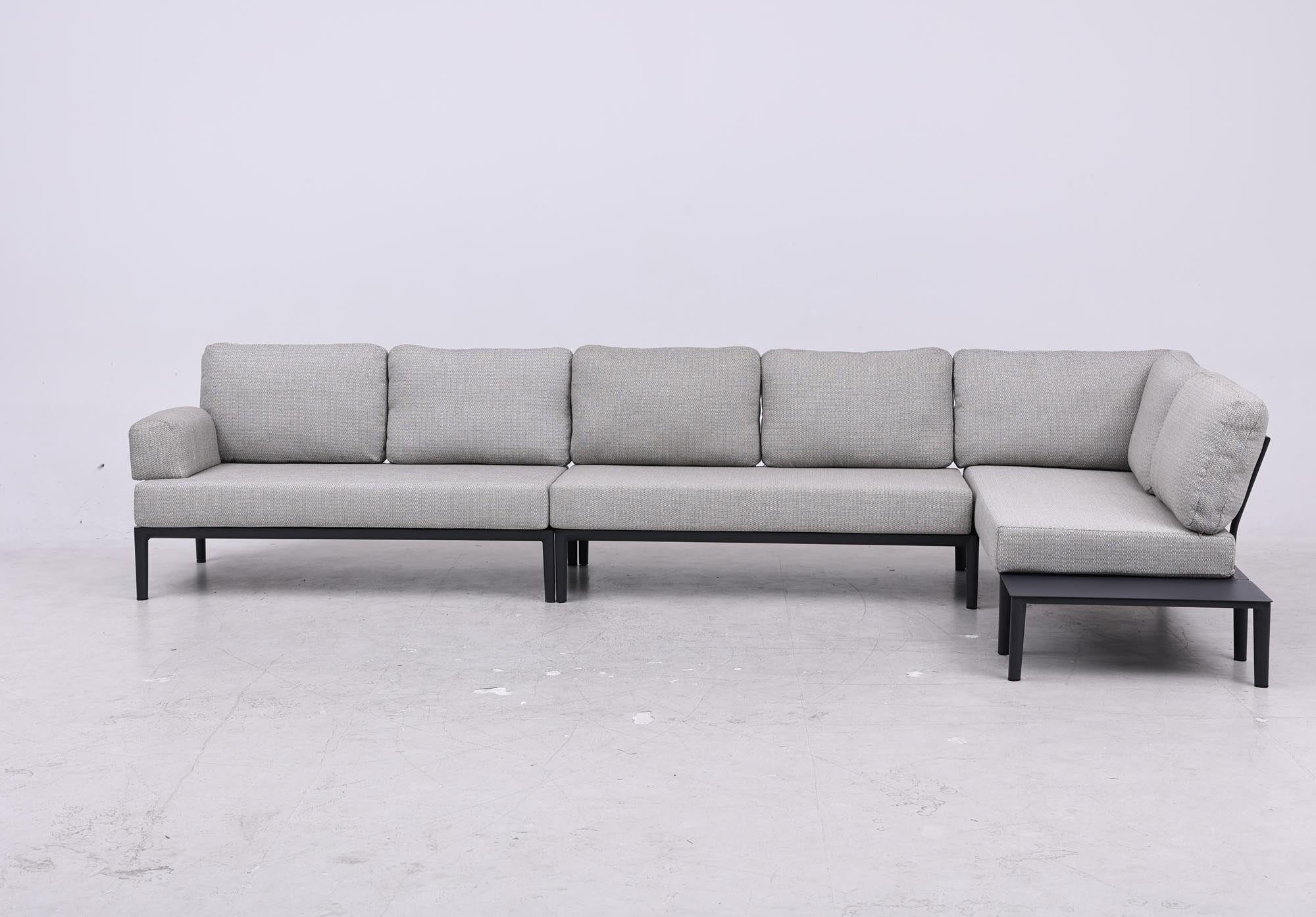 Modulares XXL-Garten-Loungeset Fiore für 8 Personen in Anthrazit präsentiert im Onlineshop von KAQTU Design AG. Loungeset ist von Be Garden