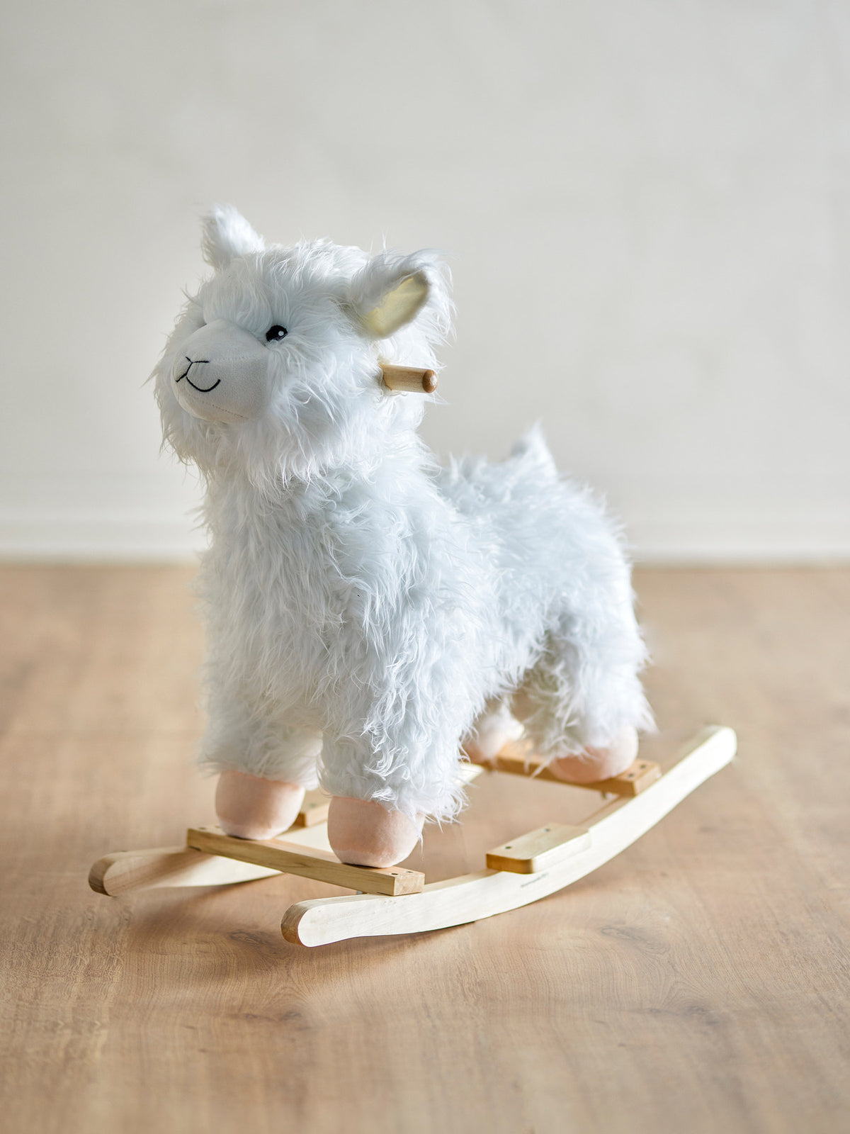 Kinto Schaukelspielzeug, Lama, Weiá, Polyester in White präsentiert im Onlineshop von KAQTU Design AG. Objekte Kids ist von Bloomingville Mini