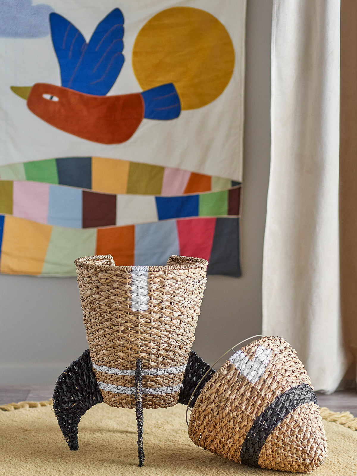 Cosmina Korb mit Deckel, Natur, Seegras in Nature präsentiert im Onlineshop von KAQTU Design AG. Aufbewährungskörbe ist von Bloomingville Mini