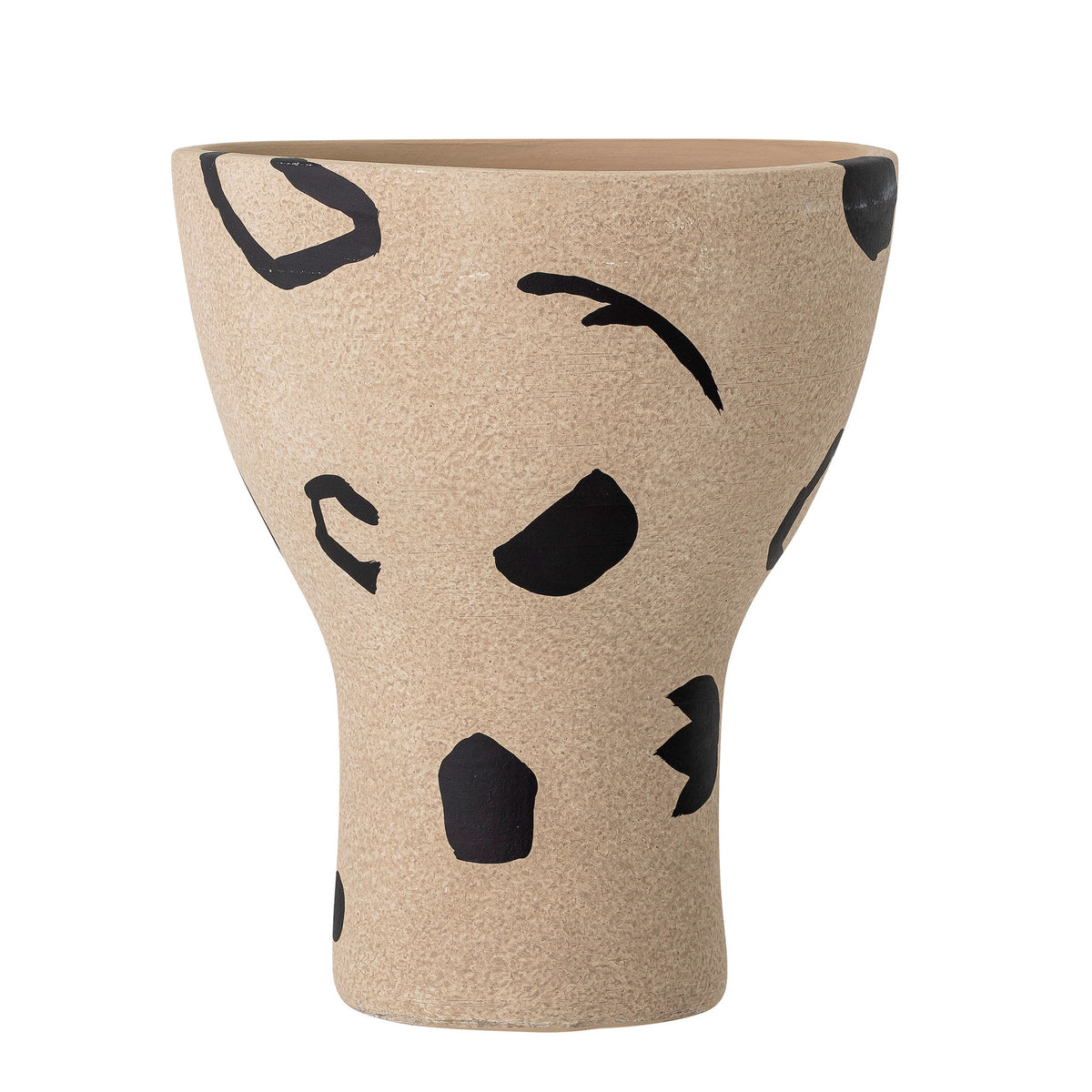 Taillierte Deko-Vase aus Terrakotta in Beige mit schwarzen handgemalten Pinselstrichen, Durchmesser 23 cm, Höhe 27 cm, Serie Nans von Bloomingville.
