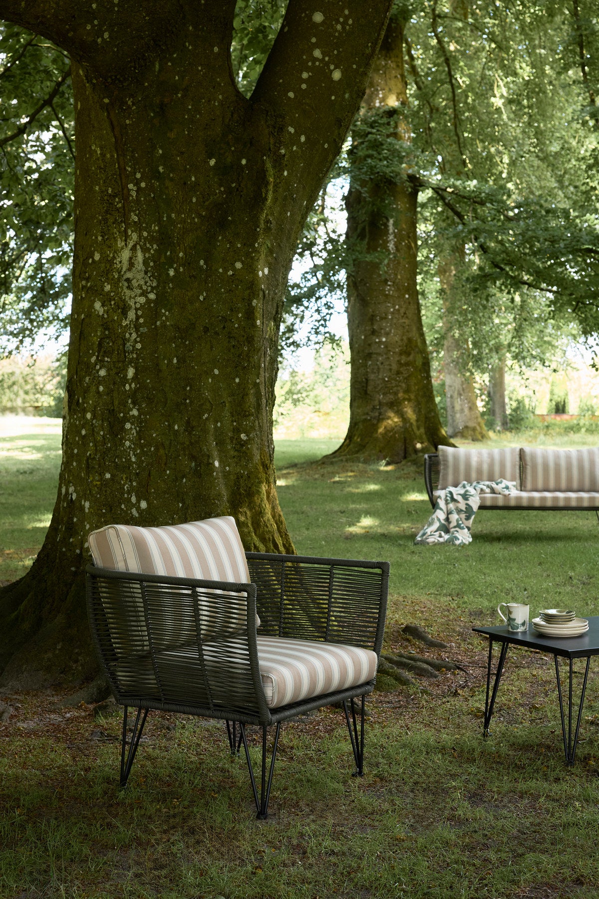 Mundo Loungesessel, Grün, Metall in Grün präsentiert im Onlineshop von KAQTU Design AG. Outdoor-Sessel ist von Bloomingville