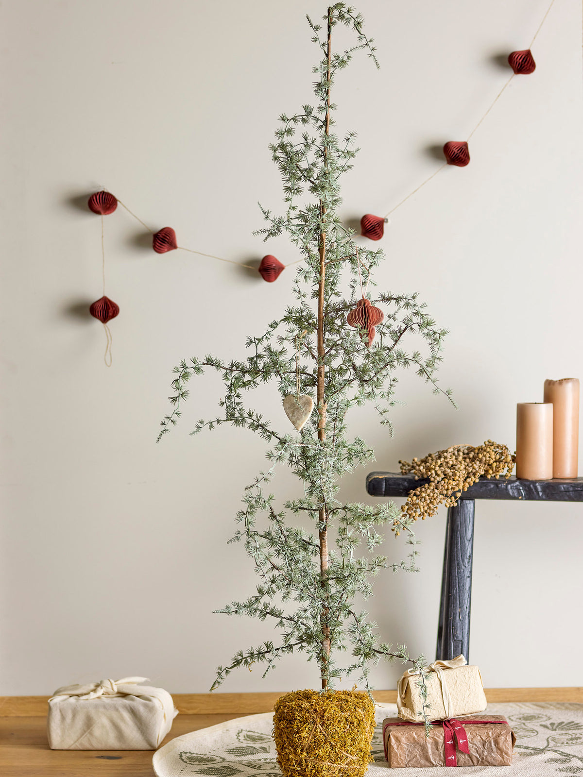 Vita Deko-Baum, Grün, Kunststoff in Green präsentiert im Onlineshop von KAQTU Design AG. Kunstgegenstände ist von Bloomingville