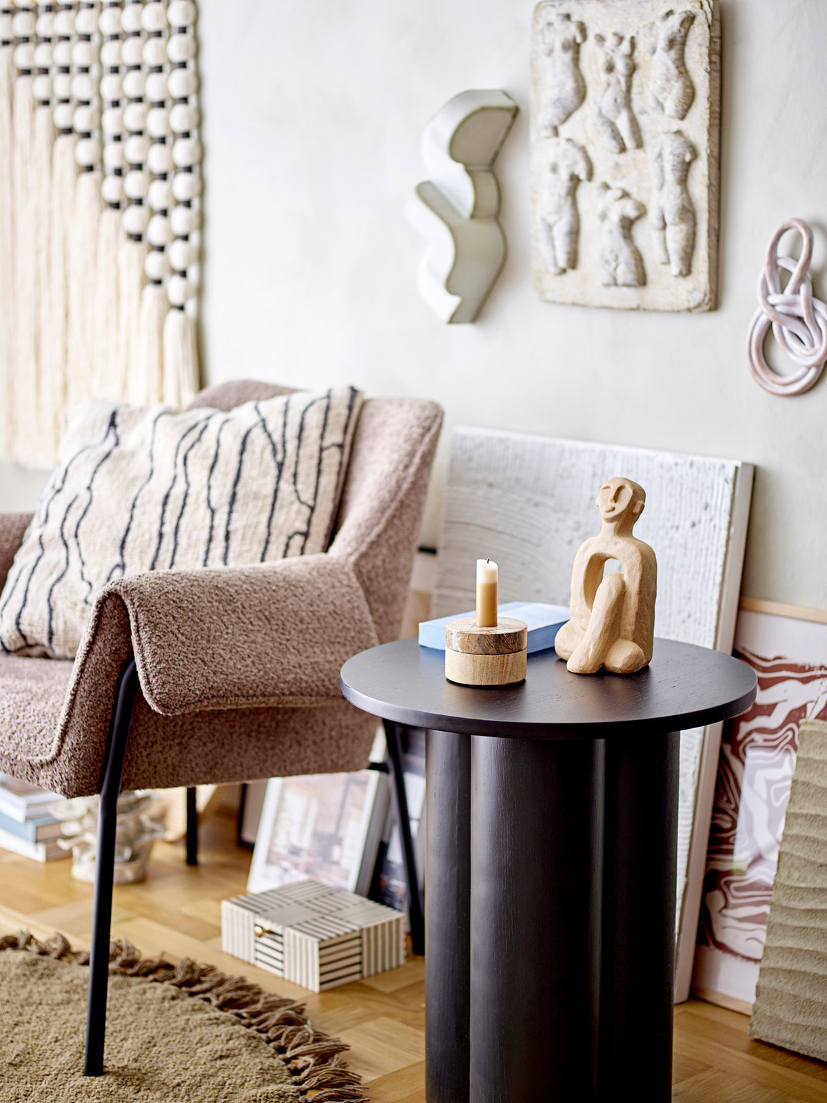 Wanddekoration Sifan von Bloomingville in Beige aus Polyresin und Eisen, kleines Dekoobjekt mit schlichter Form für die Wandgestaltung