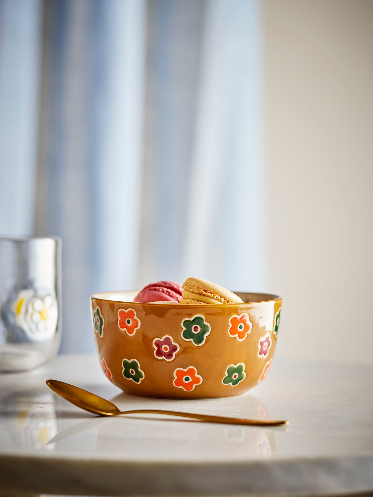 Addy Schale, Braun, Steingut in Braun präsentiert im Onlineshop von KAQTU Design AG. Schale ist von Bloomingville Mini