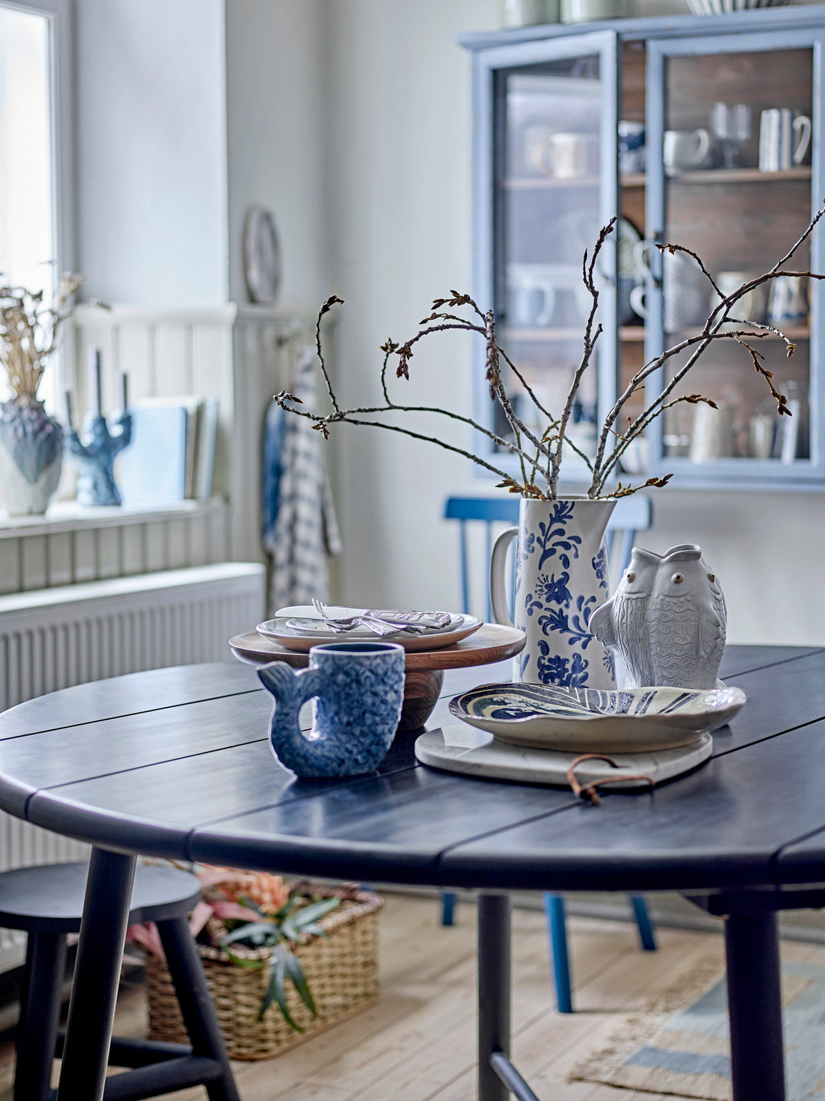 Fili Vase, Weiss, Steingut in Weiss präsentiert im Onlineshop von KAQTU Design AG. Vase ist von Creative Collection