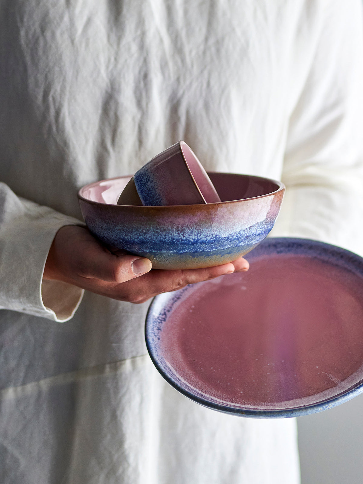 Paula Teller, Rose, Steingut in Rose präsentiert im Onlineshop von KAQTU Design AG. Teller ist von Bloomingville