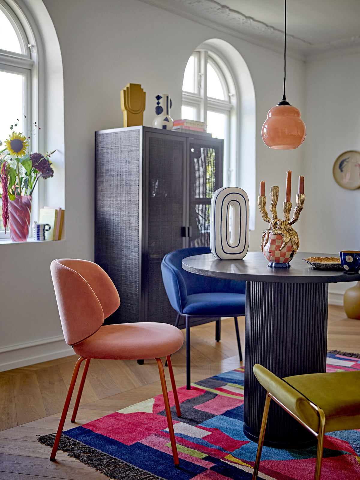 Mae Vase, Blau, Keramik in Blau präsentiert im Onlineshop von KAQTU Design AG. Vase ist von Bloomingville