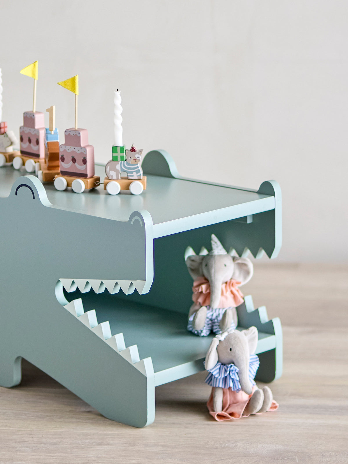 Arnie Bank, Grün, MDF in Grün präsentiert im Onlineshop von KAQTU Design AG. Sitzbank ist von Bloomingville Mini
