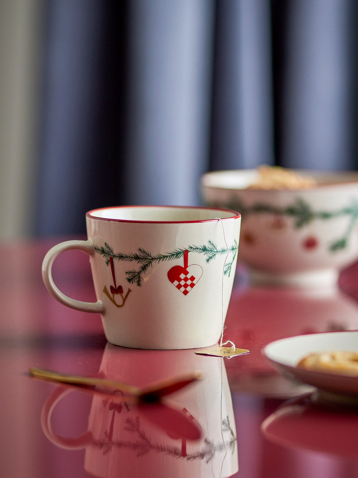Yule Becher, Natur, Steingut in Natur präsentiert im Onlineshop von KAQTU Design AG. Tasse ist von Bloomingville