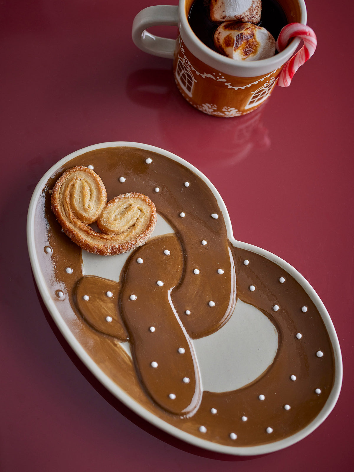 Treats Servierplatte, Braun, Steingut in Braun präsentiert im Onlineshop von KAQTU Design AG. Servierplatten ist von Bloomingville