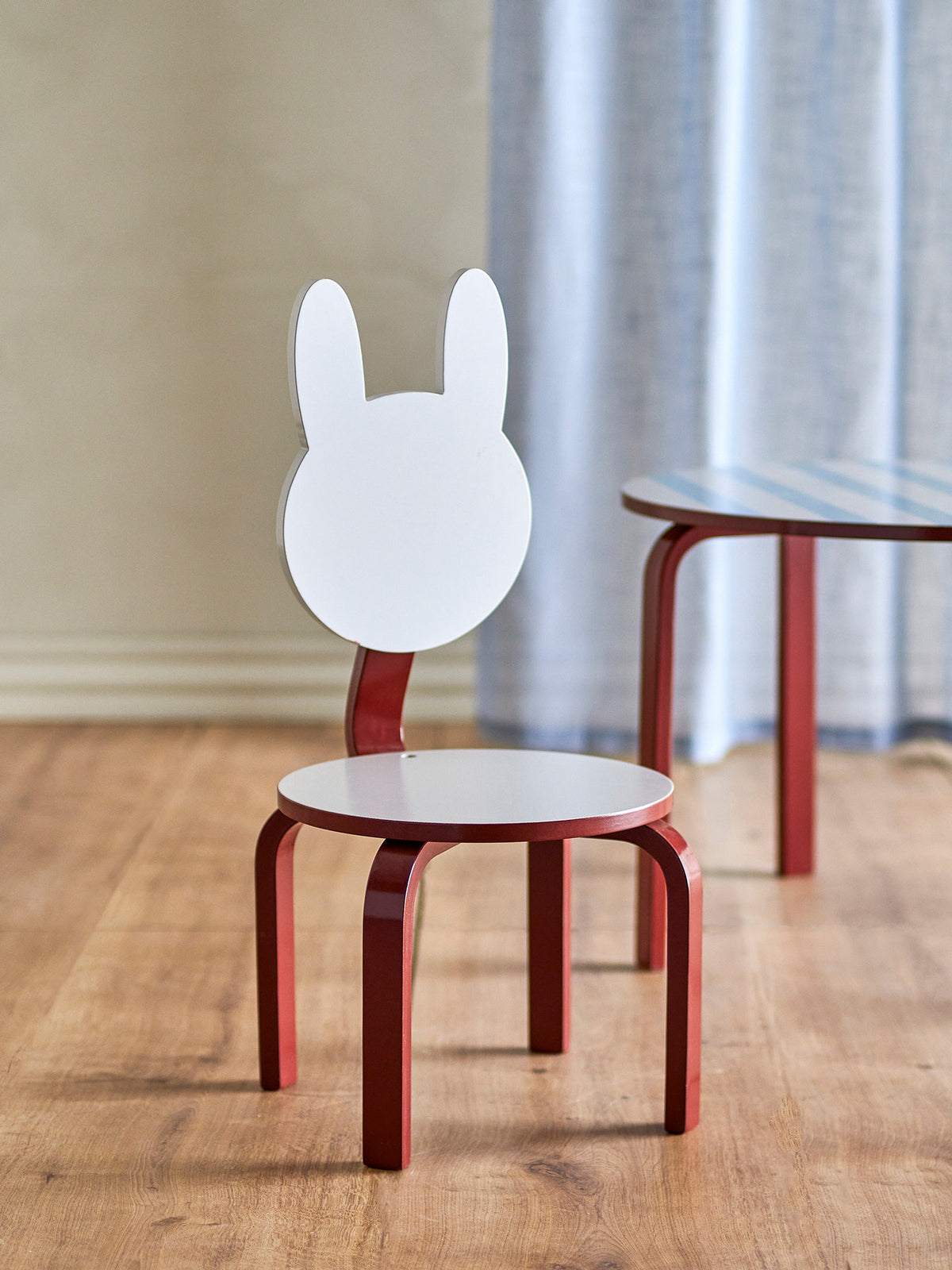 Liova Stuhl, Bunt, FSC®100%, MDF in Multi präsentiert im Onlineshop von KAQTU Design AG. Stuhl ist von Bloomingville Mini