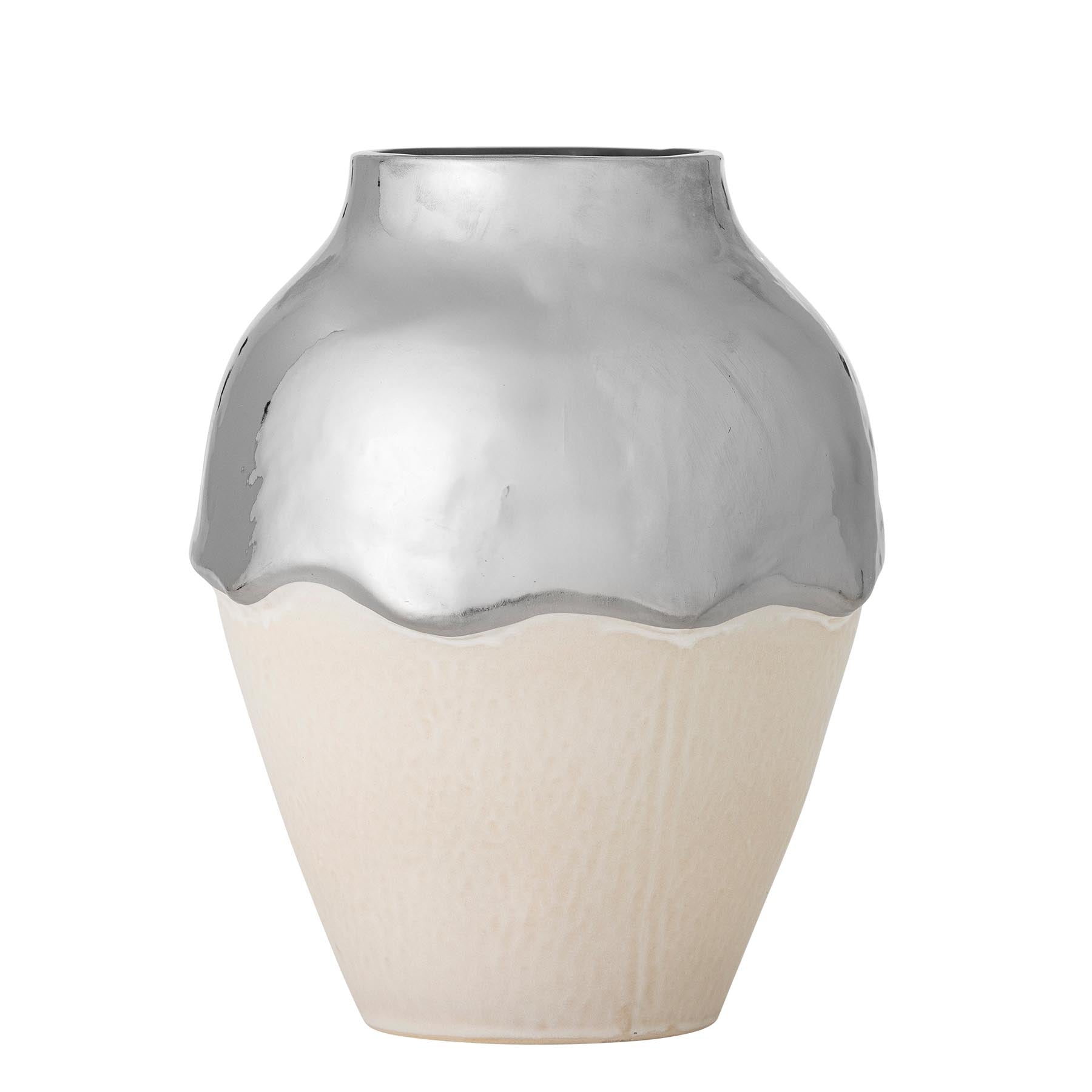 Silvio Vase, Silber, Steingut in Silver präsentiert im Onlineshop von KAQTU Design AG. Vase ist von Bloomingville