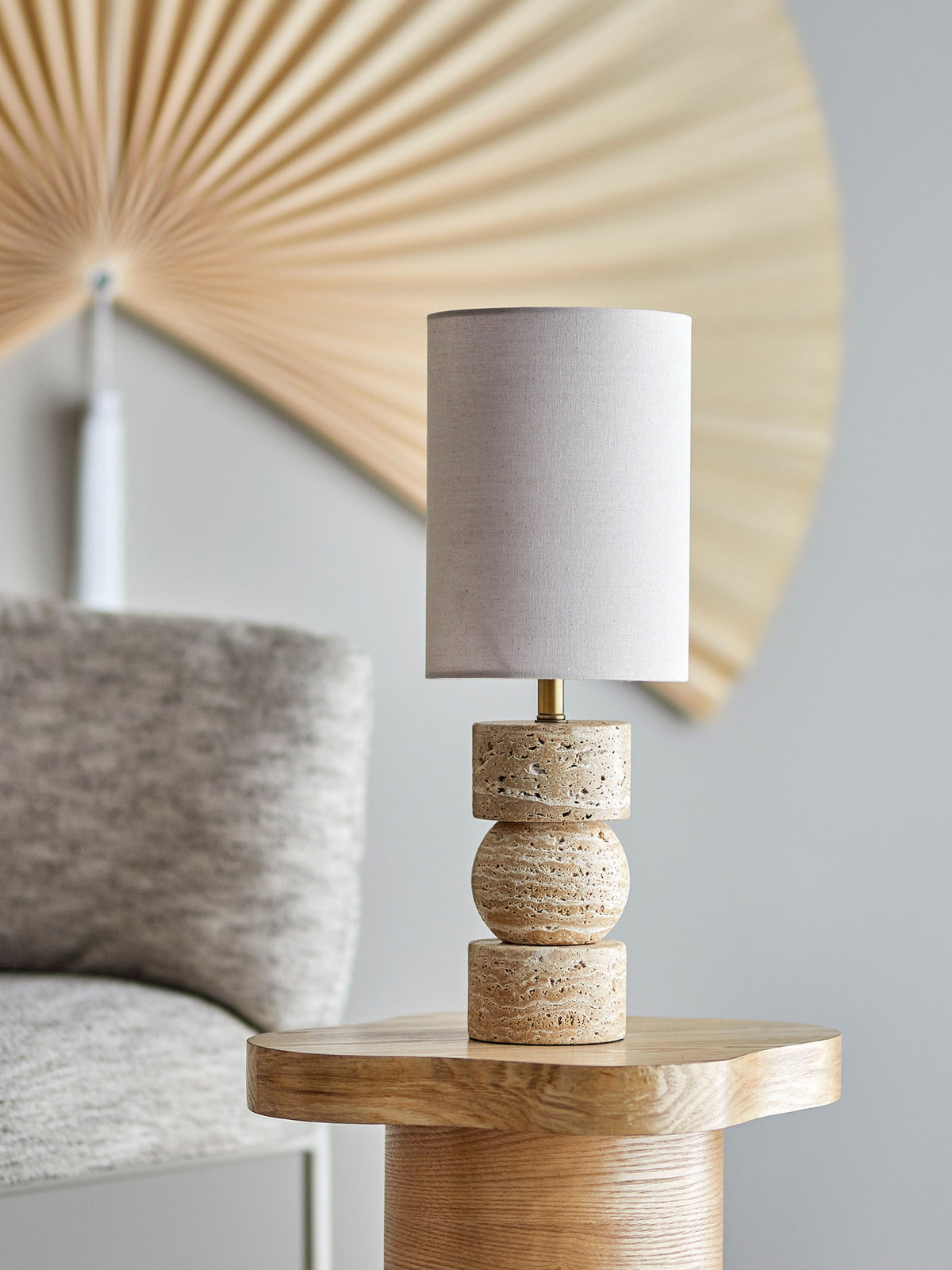 Marci Tischlampe, Natur, Travertin in Nature präsentiert im Onlineshop von KAQTU Design AG. Tischleuchte ist von Bloomingville