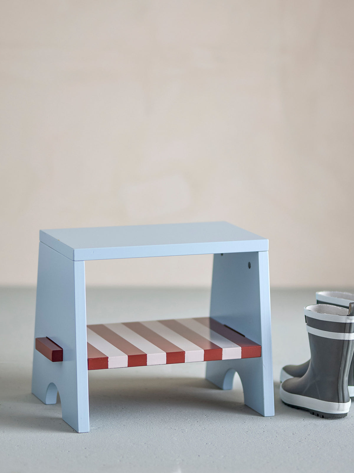 Liova Hocker, Bunt, FSC®100%, MDF in Multi präsentiert im Onlineshop von KAQTU Design AG. Hocker ist von Bloomingville Mini