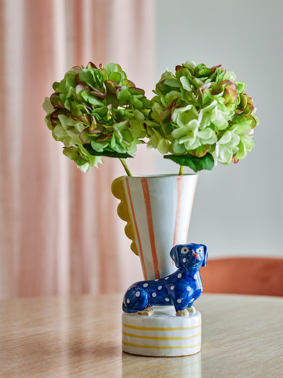 Dachsy Vase, Bunt, Steingut in Multi präsentiert im Onlineshop von KAQTU Design AG. Vase ist von Bloomingville