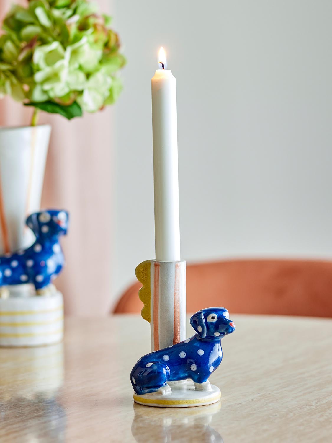 Dachsy Kerzenhalter, Bunt, Steingut in Multi präsentiert im Onlineshop von KAQTU Design AG. Kerzenständer ist von Bloomingville