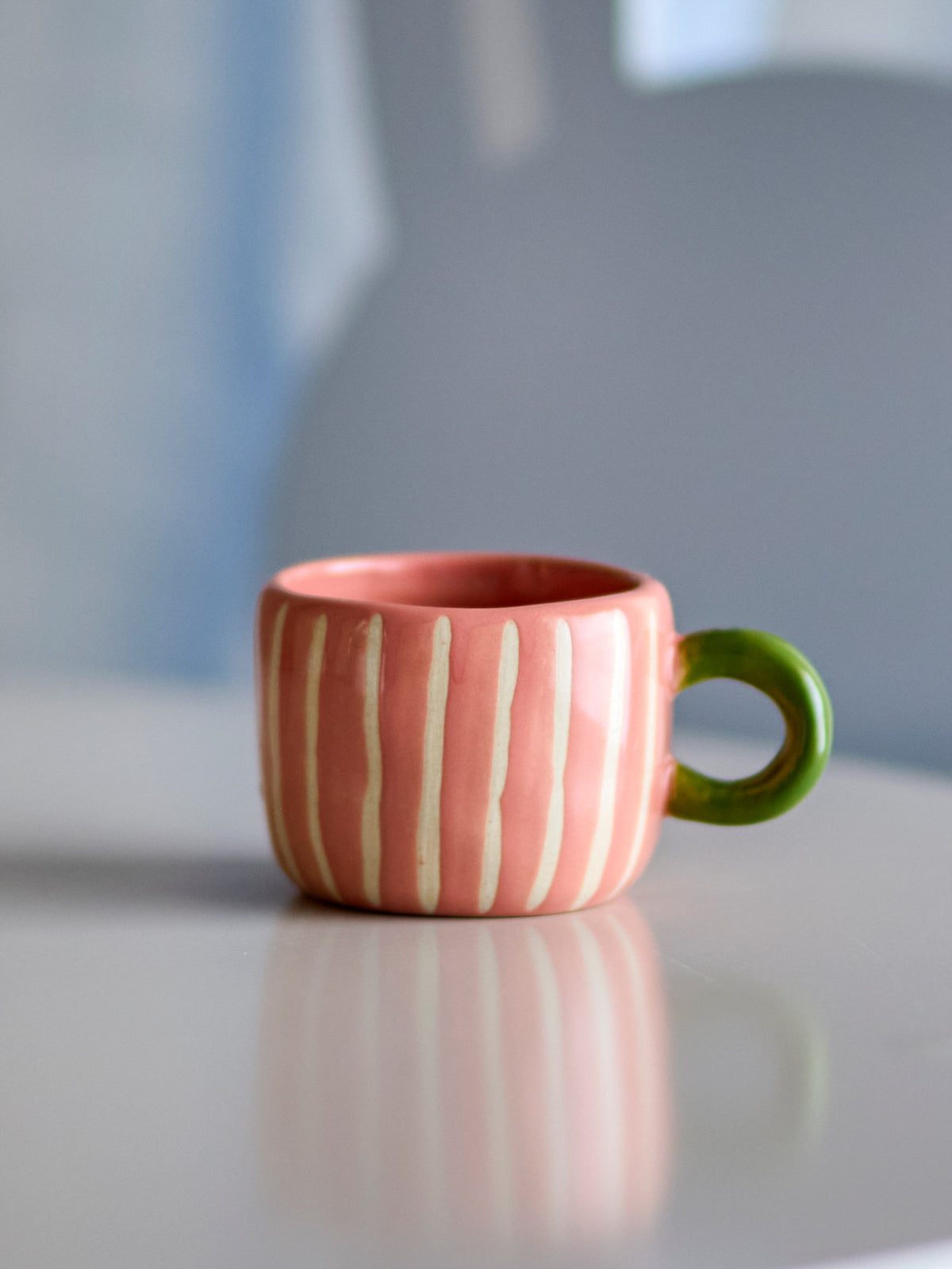 Nini Tasse, Rose, Steingut in Rose präsentiert im Onlineshop von KAQTU Design AG. Tasse ist von Bloomingville