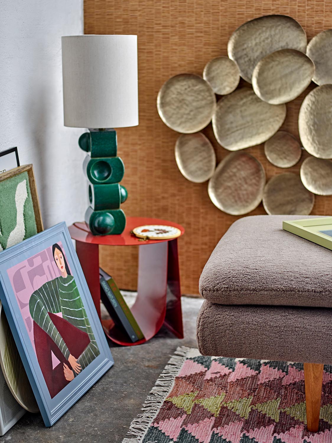 Zoy Illustration mit Rahmen, Bunt, Tannenholz in Multi präsentiert im Onlineshop von KAQTU Design AG. Bild ist von Bloomingville