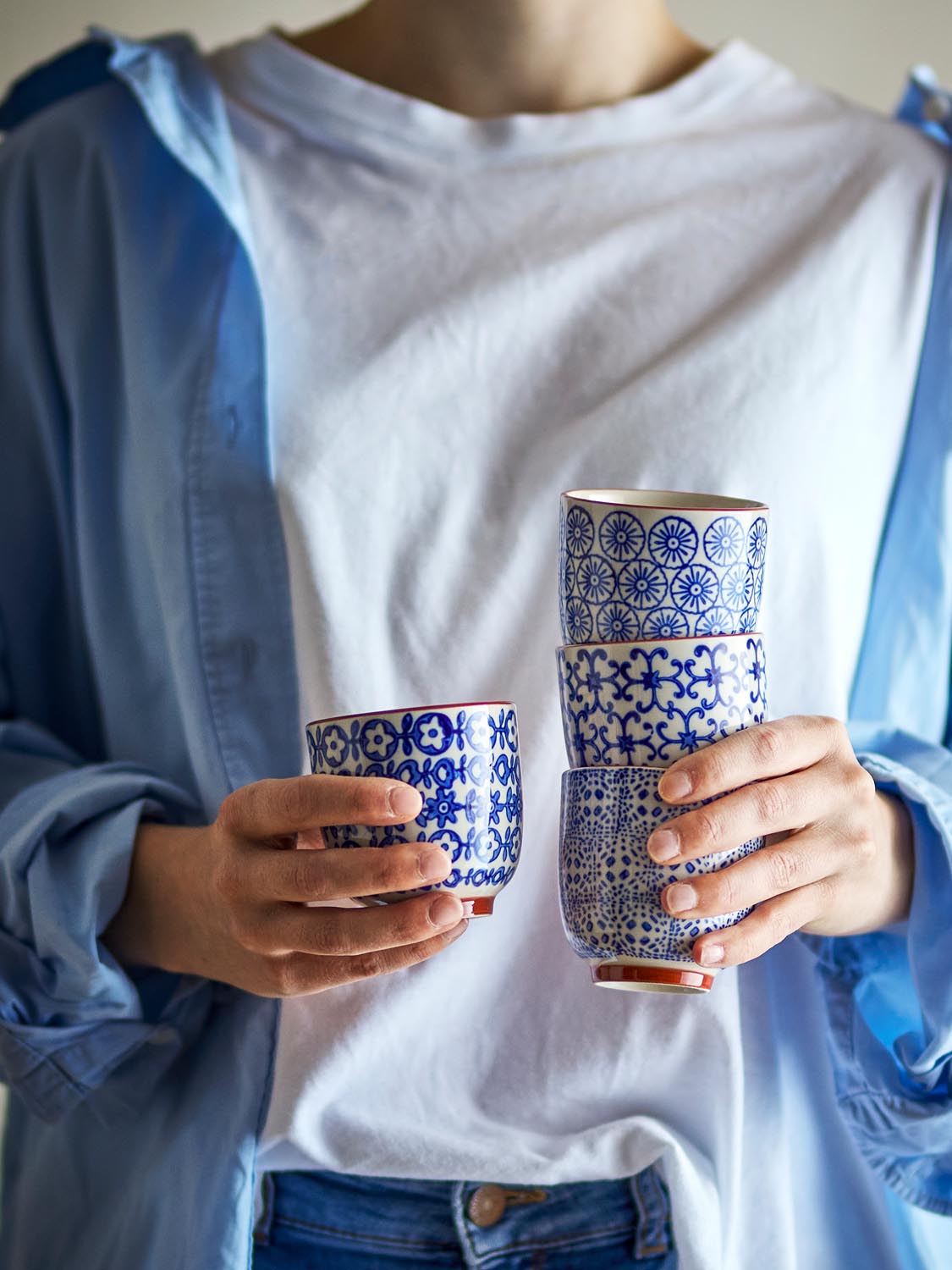 Karine Tasse, Blau, Steingut in Blue präsentiert im Onlineshop von KAQTU Design AG. Tasse ist von Bloomingville