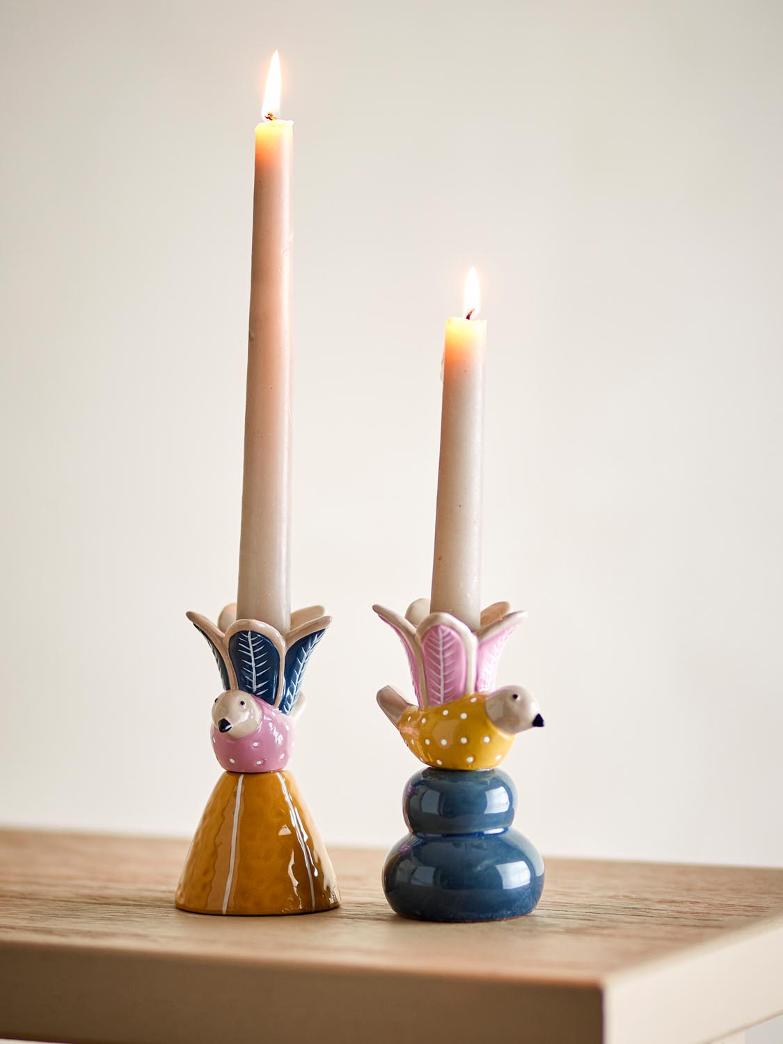 Swift Kerzenhalter, Bunt, Steingut in Multi präsentiert im Onlineshop von KAQTU Design AG. Kerzenständer ist von Bloomingville