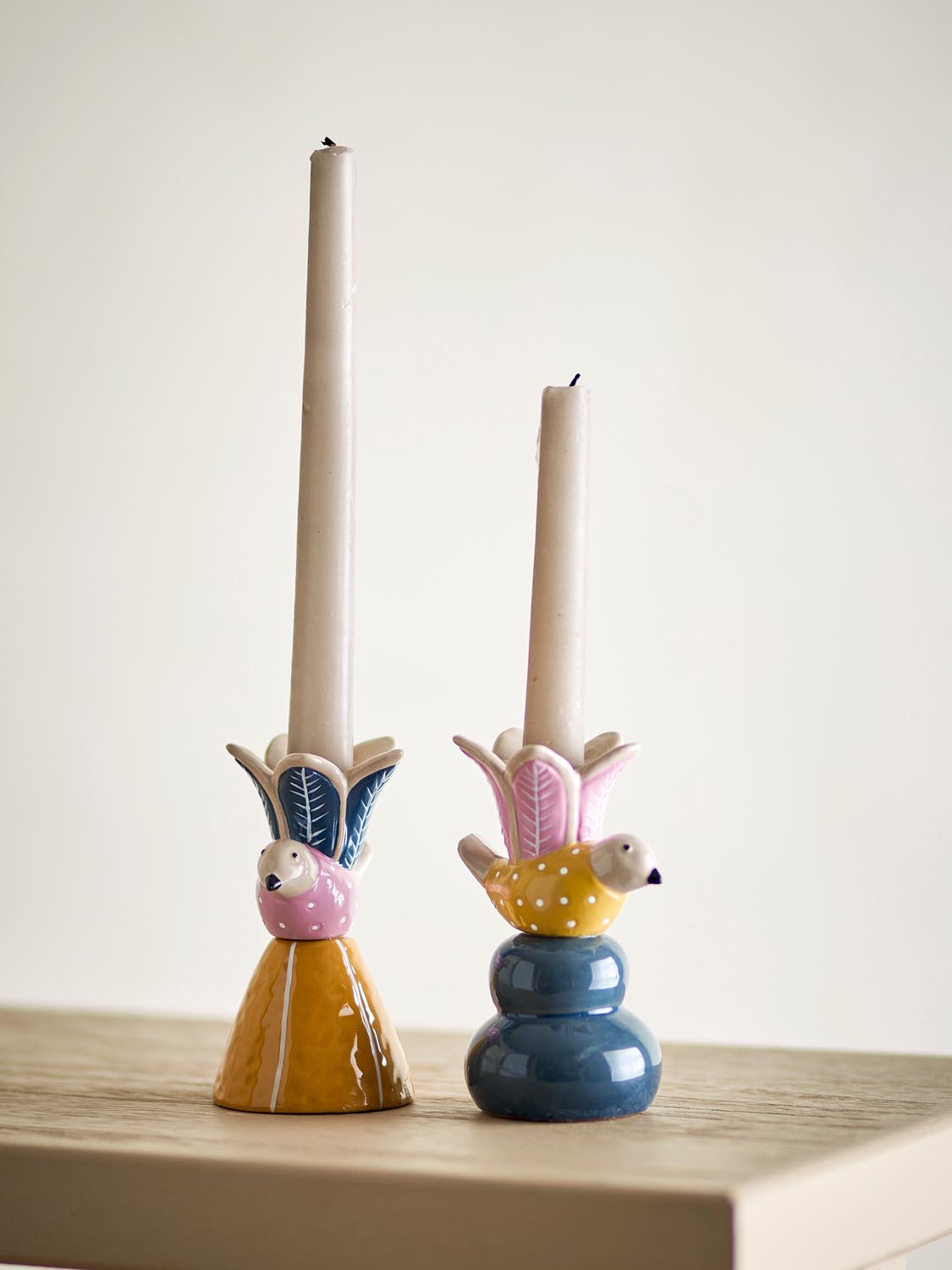 Swift Kerzenhalter, Bunt, Steingut in Multi präsentiert im Onlineshop von KAQTU Design AG. Kerzenständer ist von Bloomingville