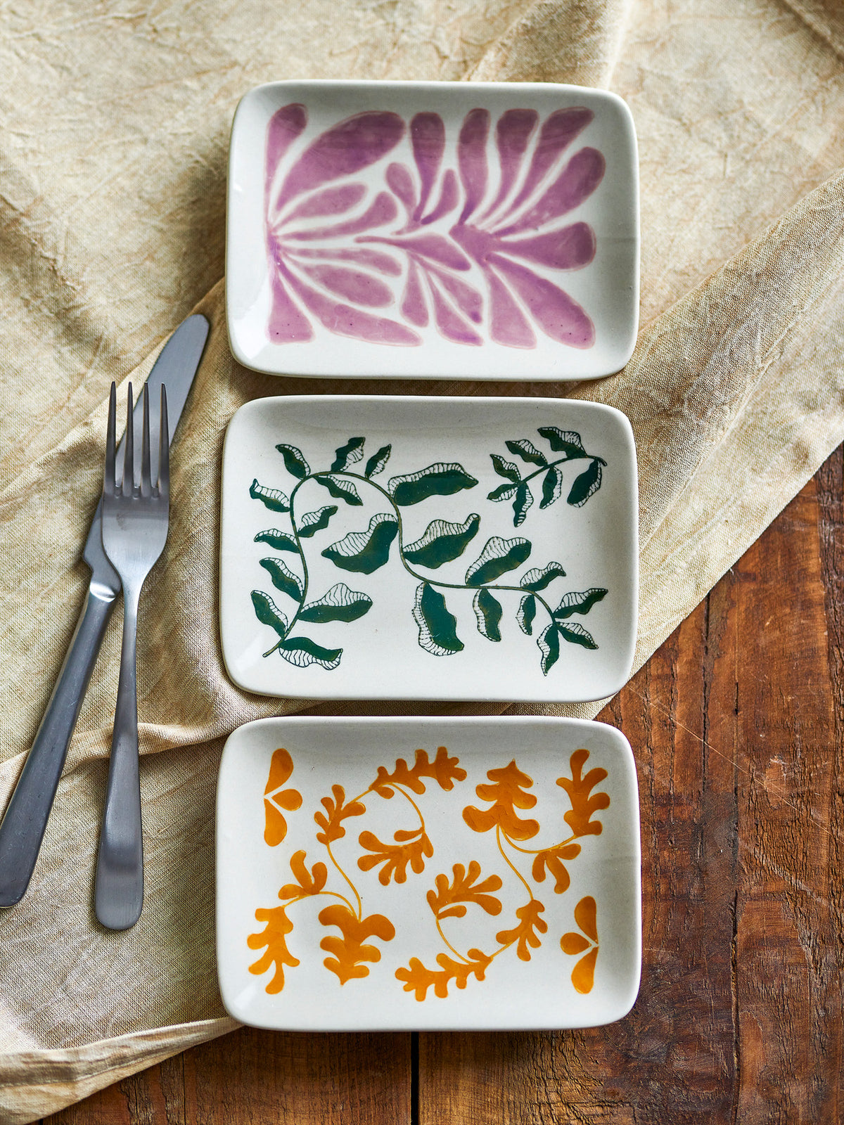 Fauni Teller, Bunt, Steingut in Multi präsentiert im Onlineshop von KAQTU Design AG. Teller ist von Creative Collection