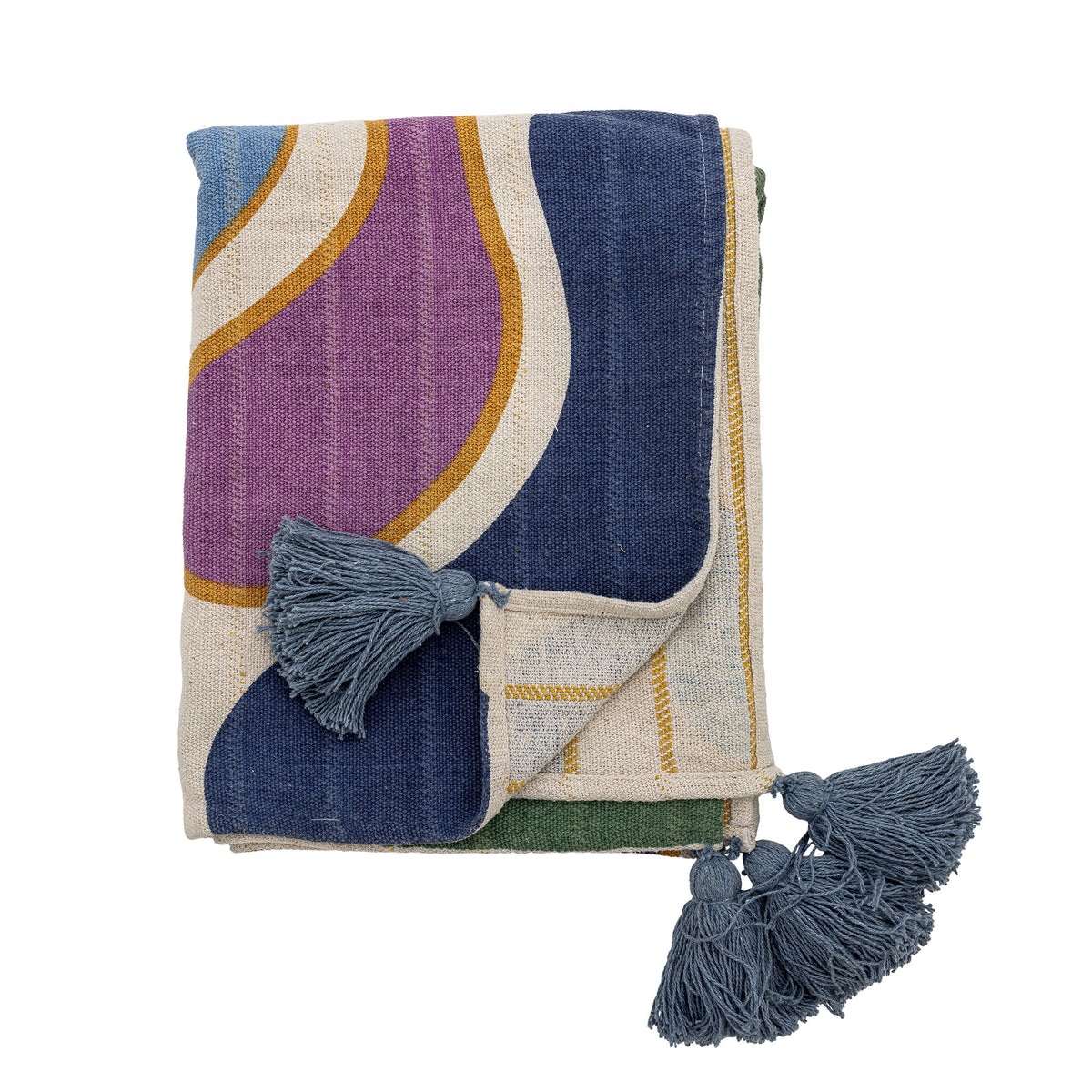 Wolldecke Salacia von Bloomingville in Beige mit geschwungenen Bändern in Blau und Lila, gewebt und bedruckt, mit grauen Quasten an den Ecken.