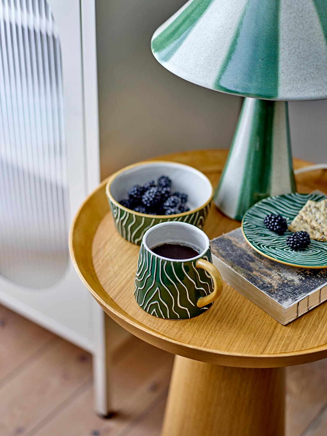 Woodsby Teller, Bunt, Steingut in Multi präsentiert im Onlineshop von KAQTU Design AG. Teller ist von Bloomingville