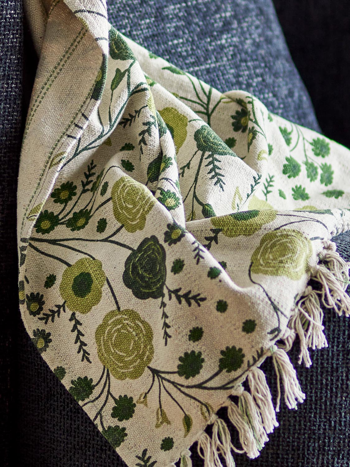 Eydis Decke, Bunt, Recycelte Baumwolle in Multi präsentiert im Onlineshop von KAQTU Design AG. Bettüberwurf ist von Bloomingville