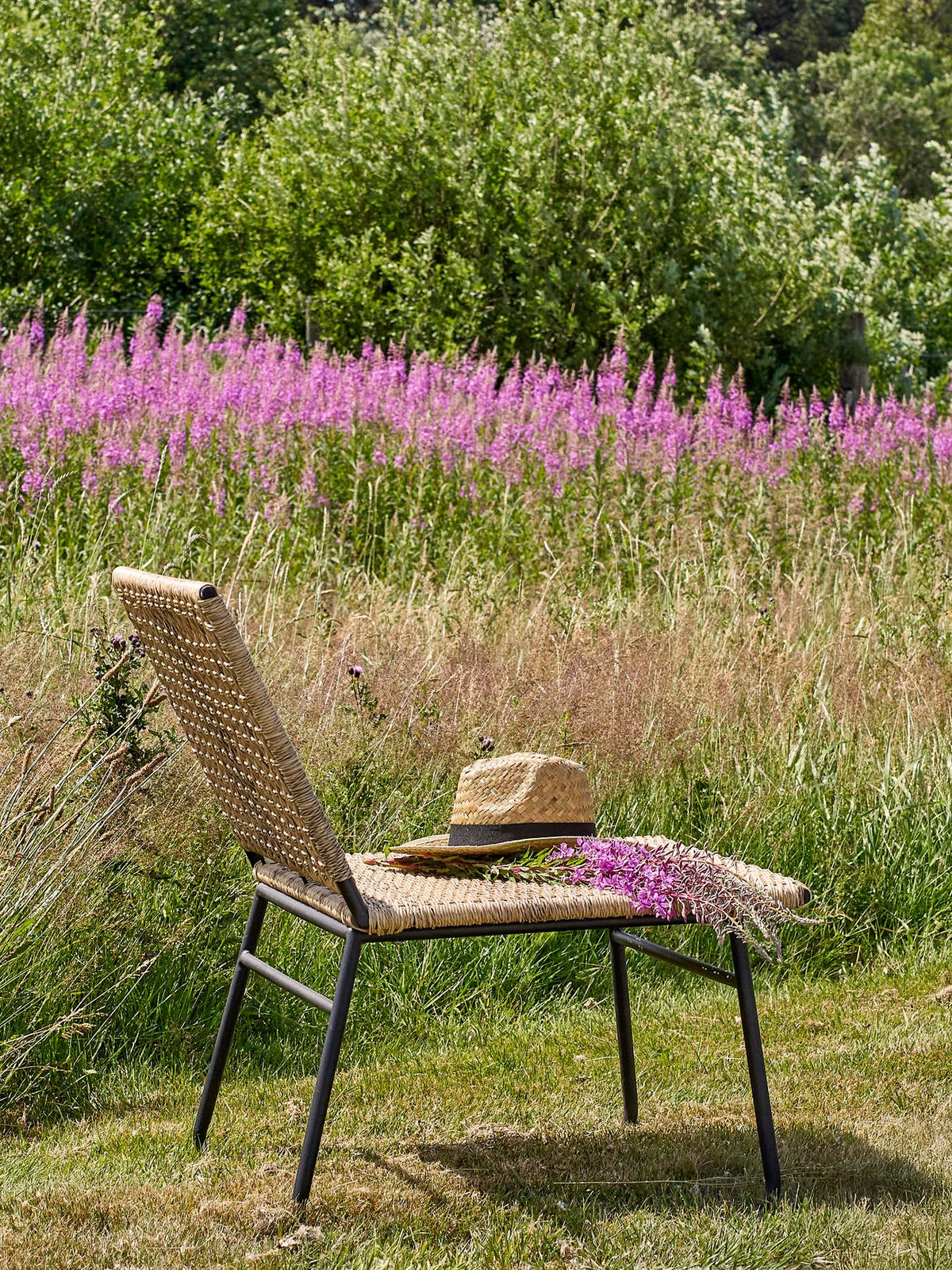 Vallone Loungesessel, Natur, Polyrattan in Natur präsentiert im Onlineshop von KAQTU Design AG. Outdoor-Sessel mit Armlehnen ist von Bloomingville