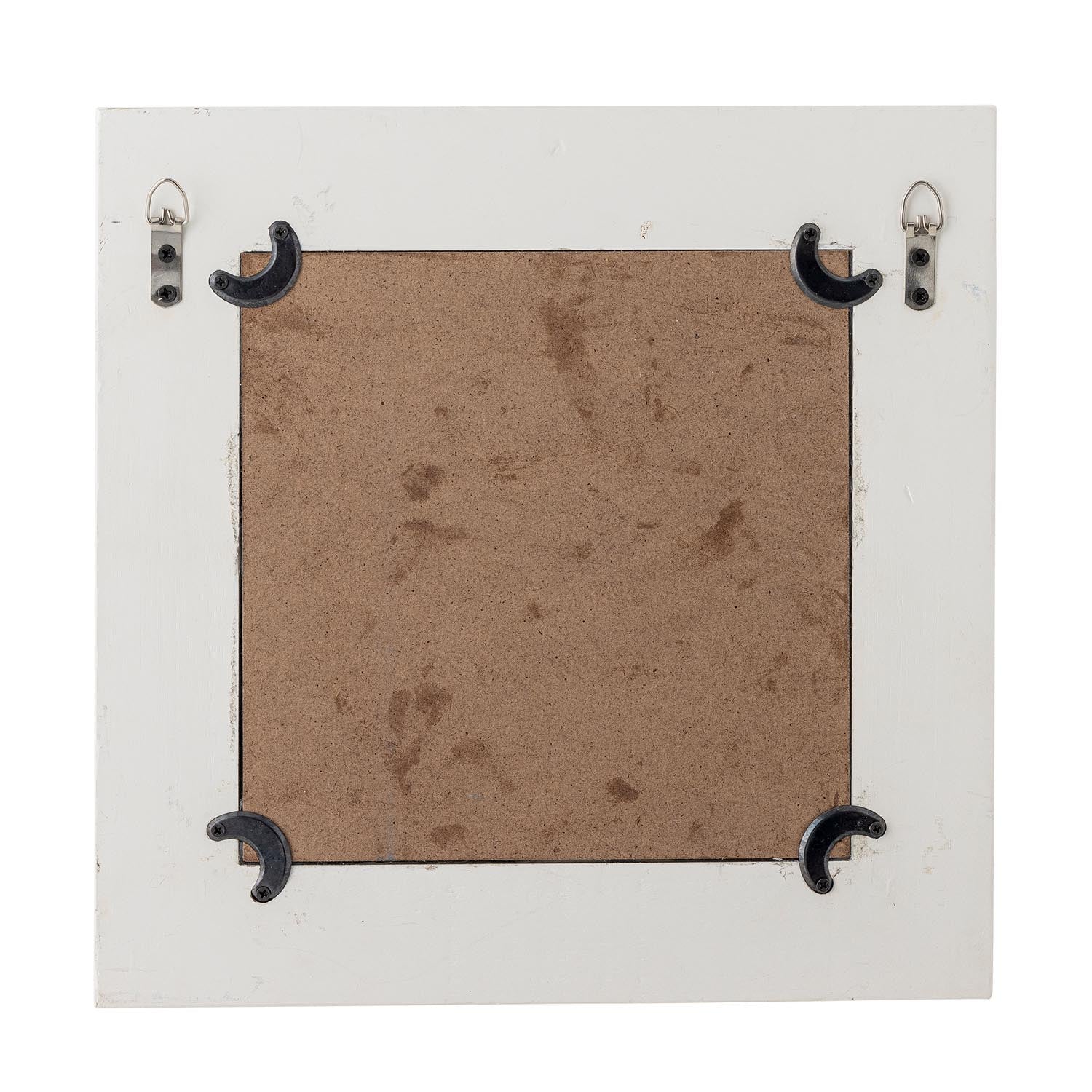 Verleihen Sie Ihrem Raum mit dem Badia Wand-Spiegel von Bloomingville einen Hauch von Eleganz. Der rosafarbene Kiefernholzrahmen und die blauen Blumendetails machen ihn zum perfekten Deko-Element.