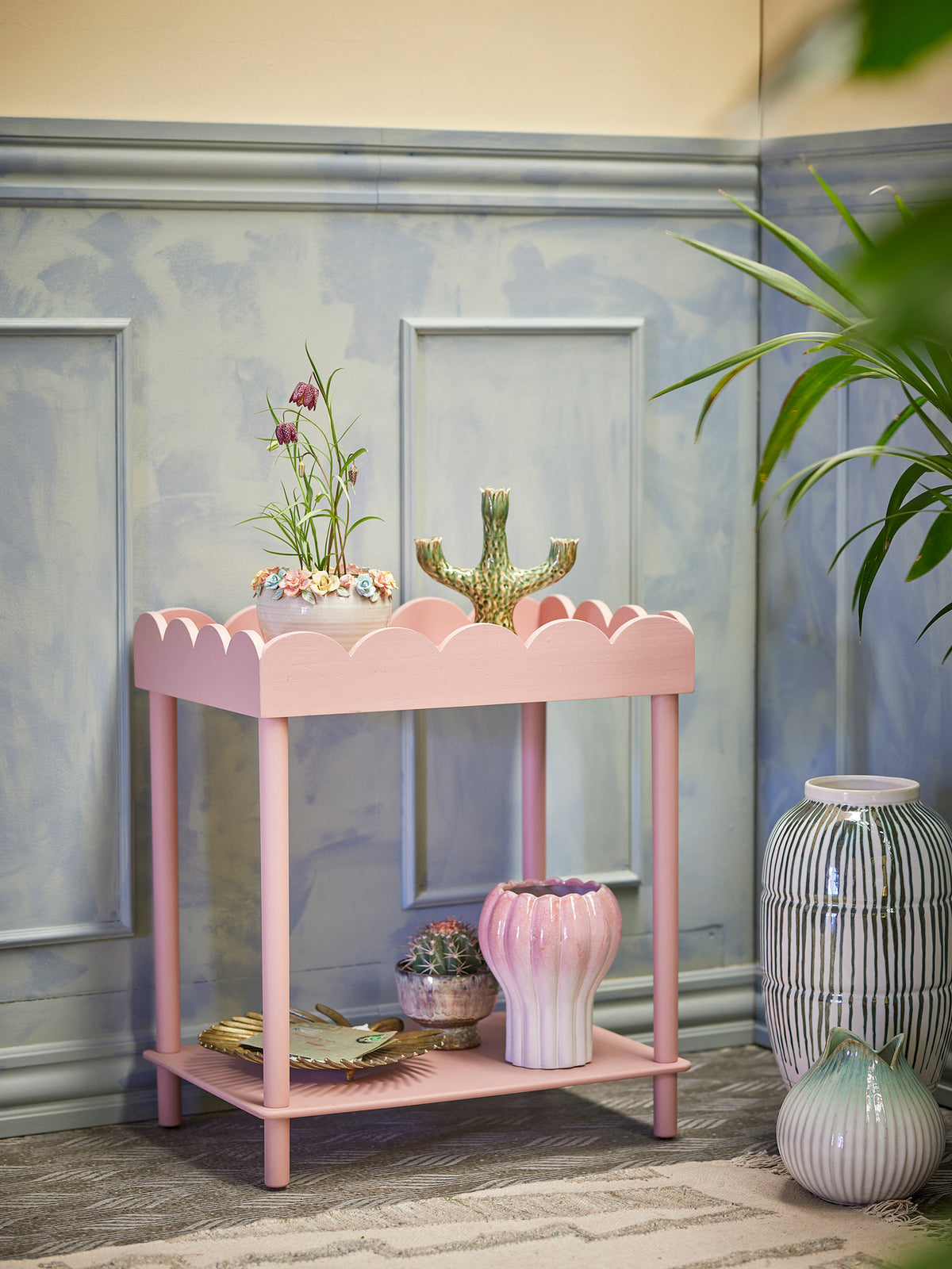 Isola Beistelltisch, Rose, Kiefer in Rose präsentiert im Onlineshop von KAQTU Design AG. Beistelltisch ist von Creative Collection