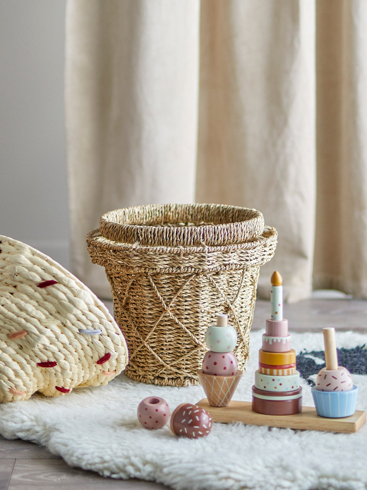 Cillie Korb mit Deckel, Natur, Seegras in Natur präsentiert im Onlineshop von KAQTU Design AG. Aufbewährungskörbe ist von Bloomingville Mini