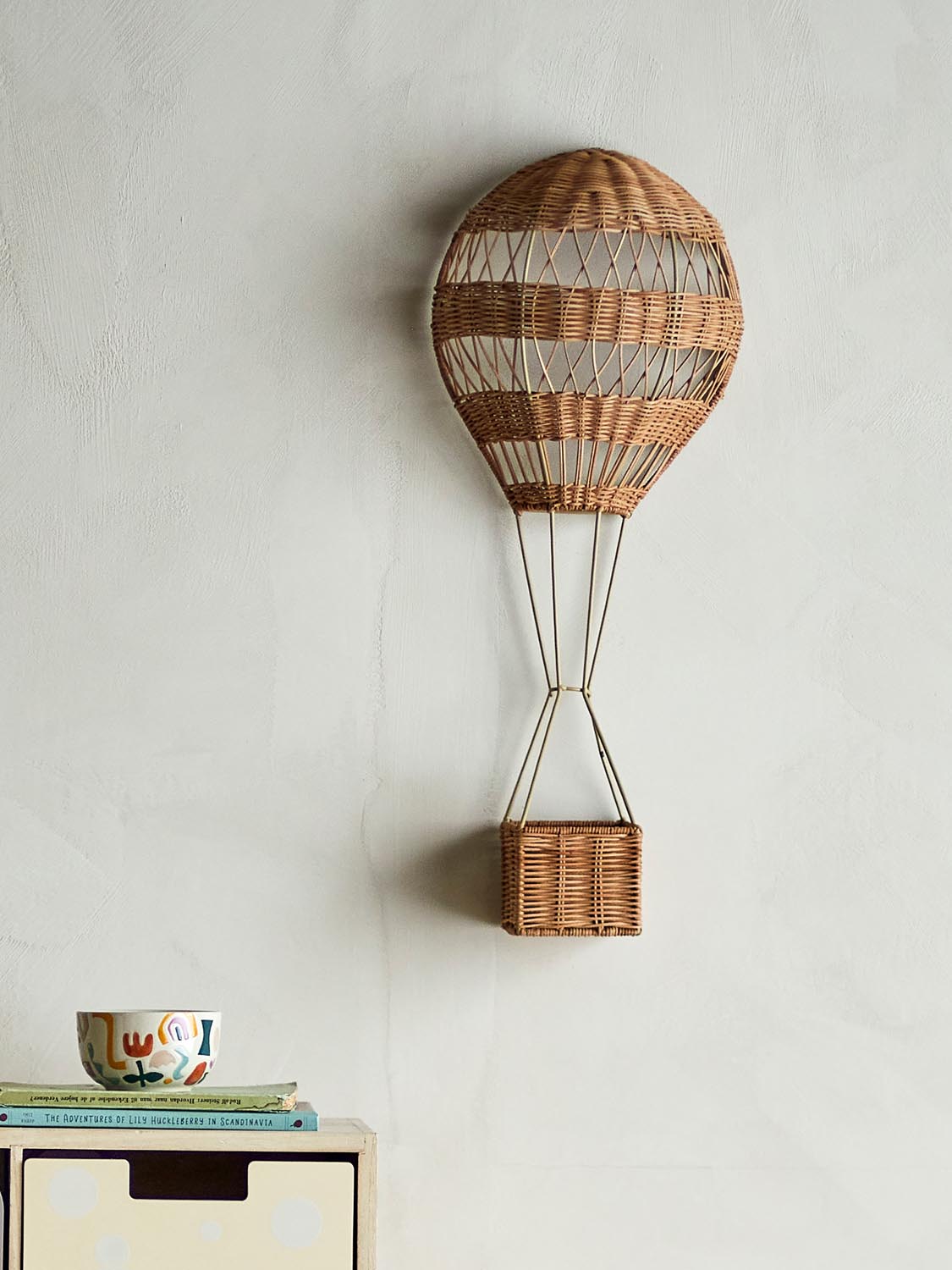 Huggi Wandkorb, Natur, Rattan in Nature präsentiert im Onlineshop von KAQTU Design AG. Aufbewahrungskorb ist von Bloomingville Mini