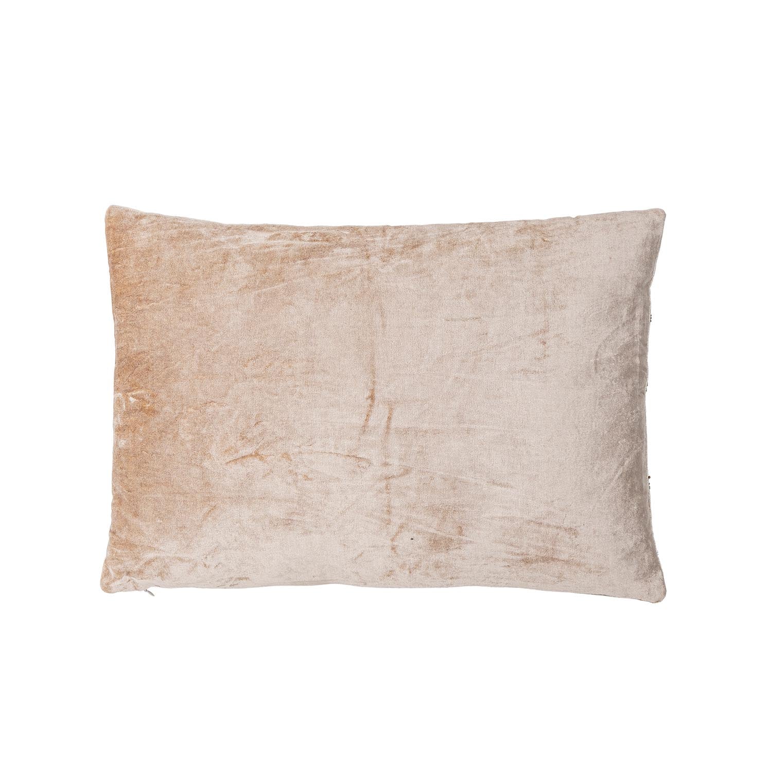 Verleihen Sie Ihrem Wohnraum mit dem eleganten Adelona Kissen von Bloomingville in warmem Braun einen Hauch von Luxus und Gemütlichkeit.