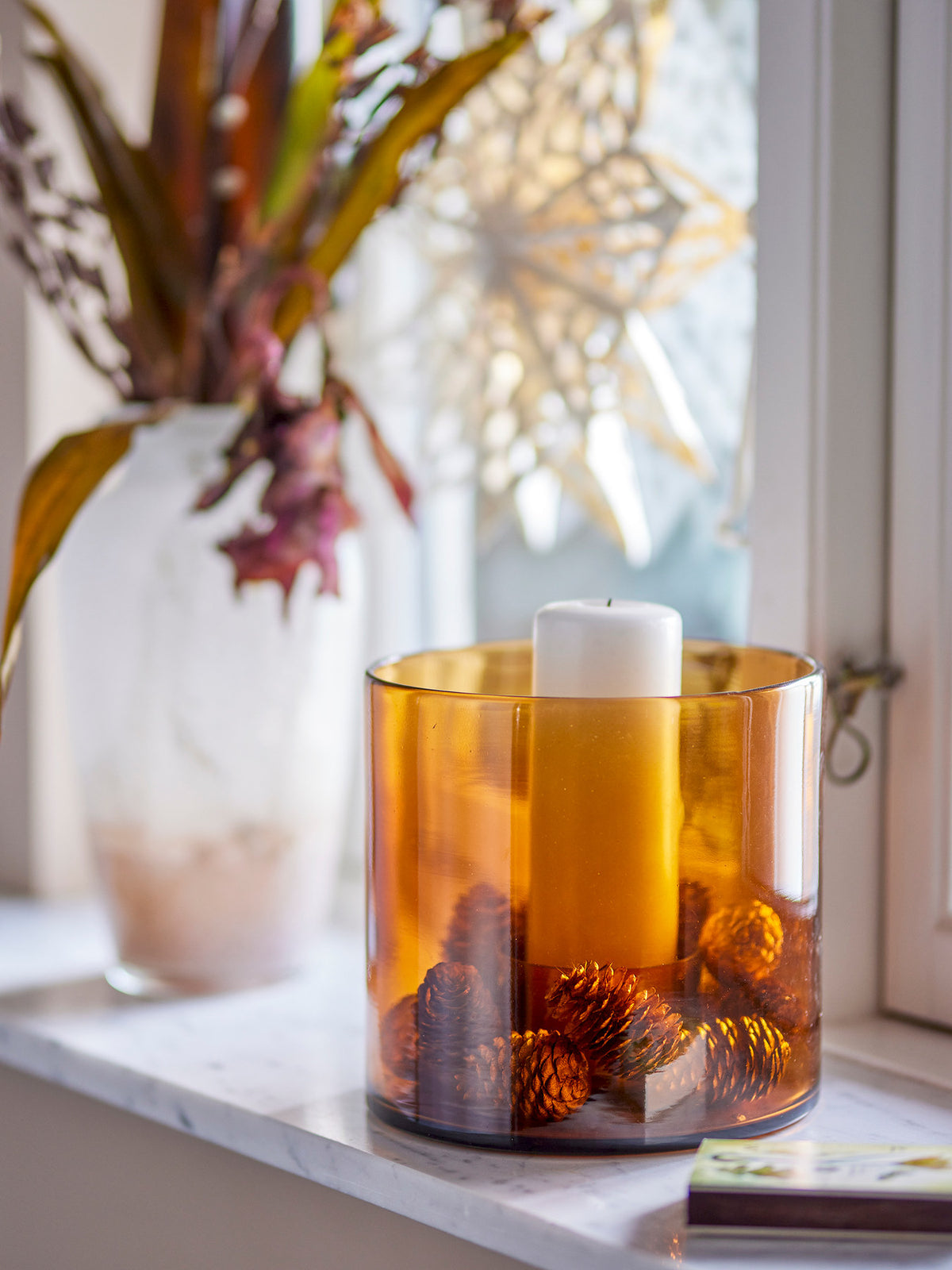 Kahlah Kerzenhalter, Braun, Recyceltes Glas in Braun präsentiert im Onlineshop von KAQTU Design AG. Kerzenständer ist von Bloomingville
