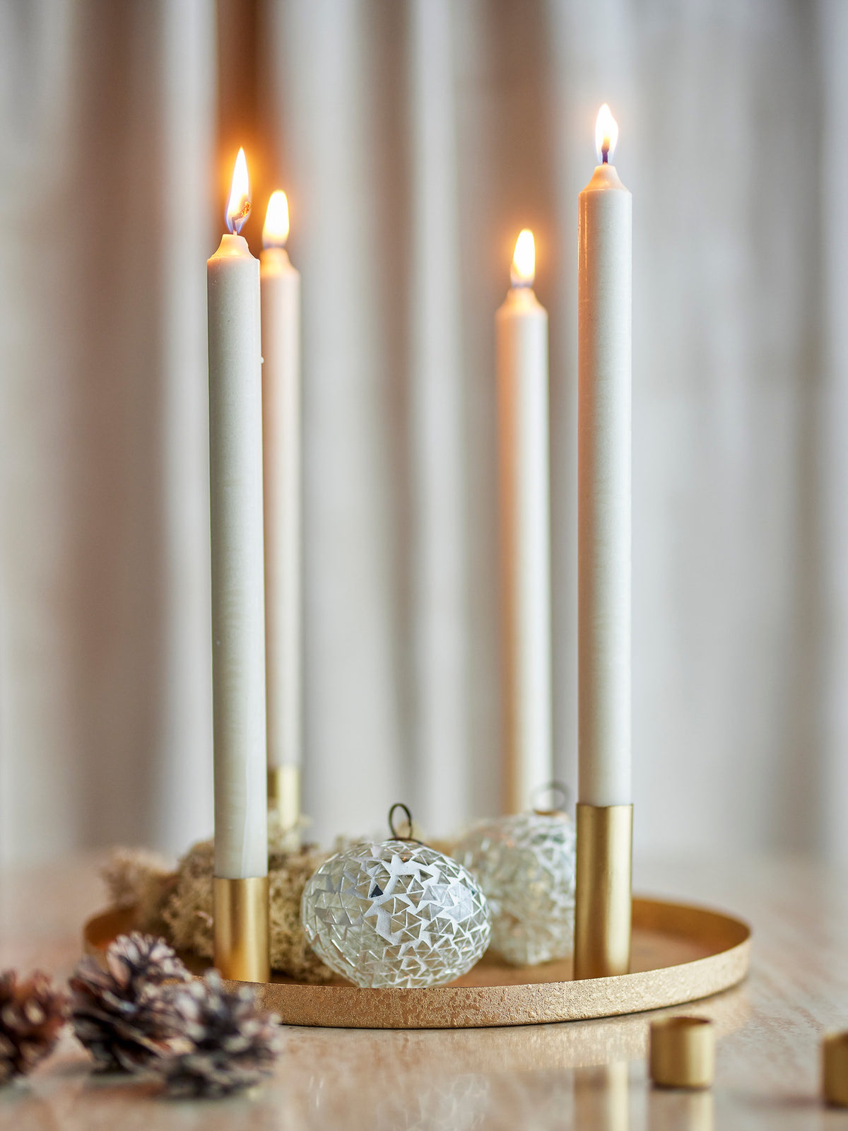 Maxime Adventskerzenständer, Gold, Metall in Gold präsentiert im Onlineshop von KAQTU Design AG. Kerzenständer ist von Bloomingville
