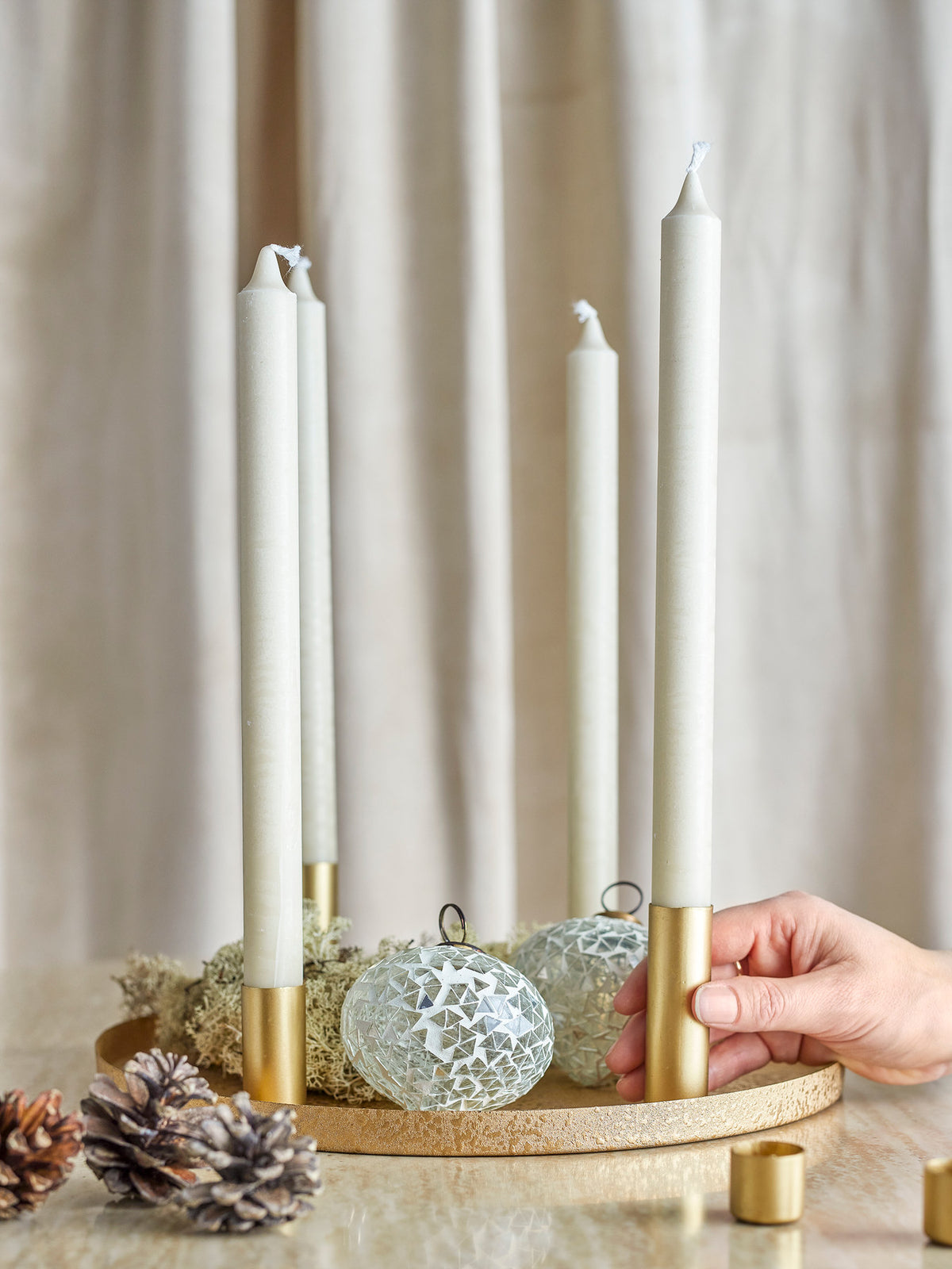 Maxime Adventskerzenständer, Gold, Metall in Gold präsentiert im Onlineshop von KAQTU Design AG. Kerzenständer ist von Bloomingville