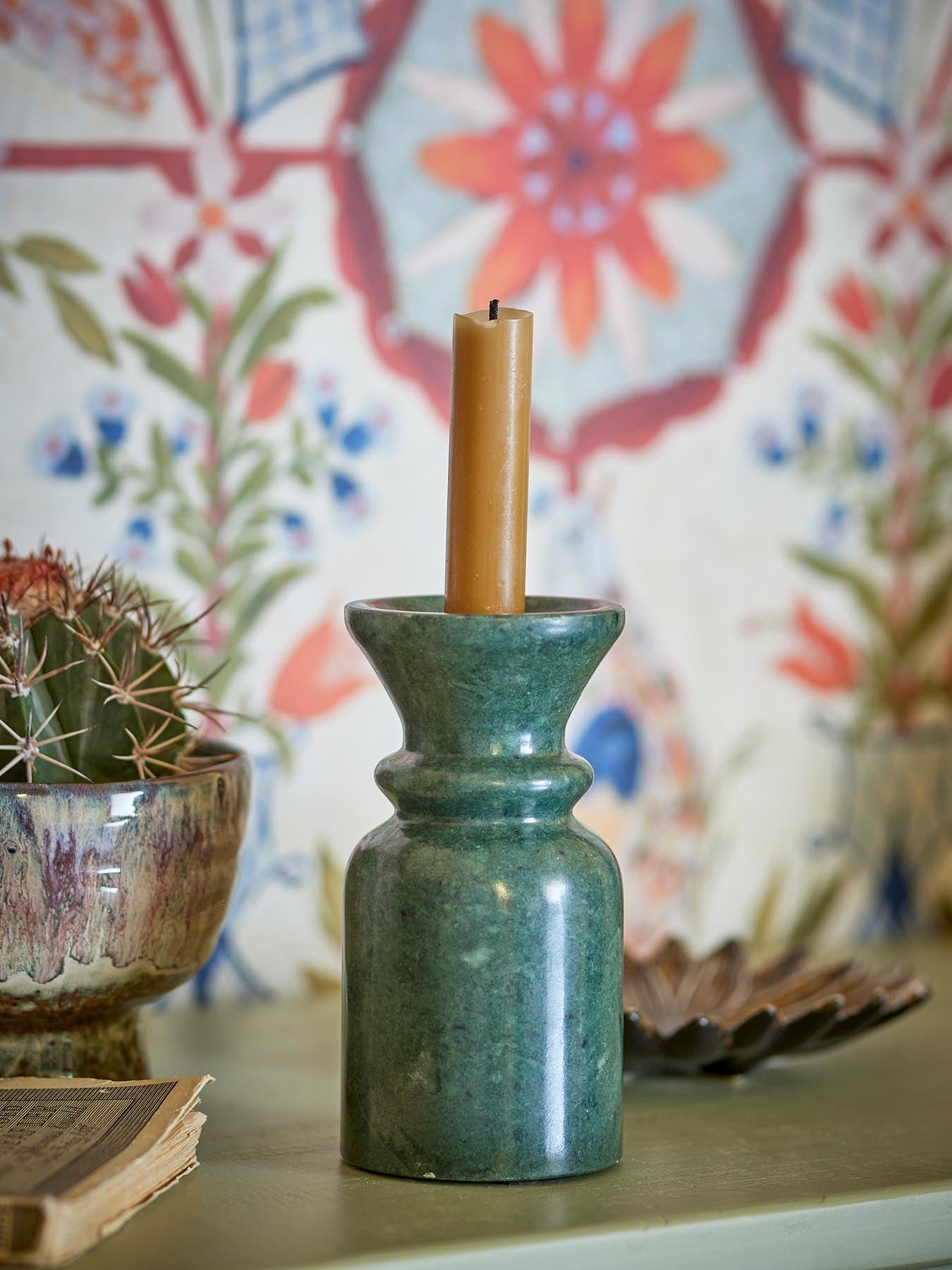 Eleganter Sicilia Kerzenhalter aus grünem Marmor von Creative Collection. Ideal für stilvolle Akzente in jedem Raum.