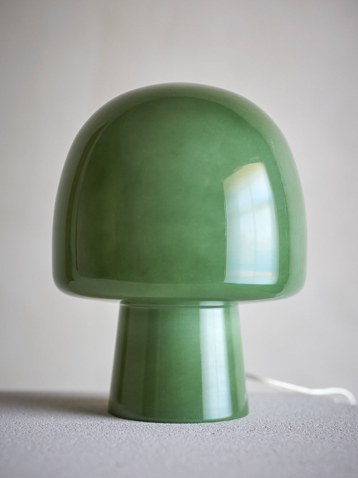 Paddy Tischlampe, Grün, Glas in Grün präsentiert im Onlineshop von KAQTU Design AG. Tischleuchte ist von Bloomingville
