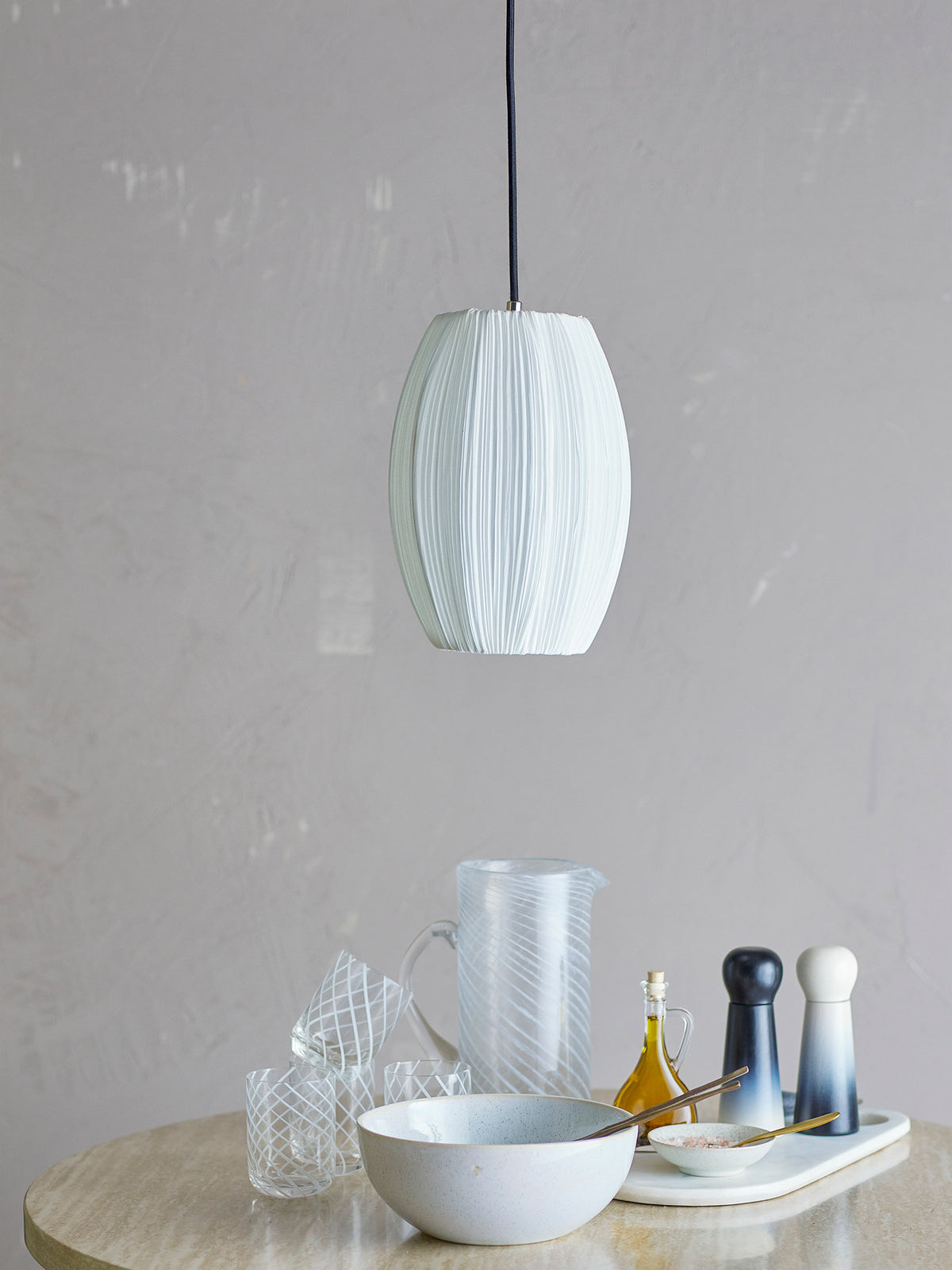 Pica Hängeleuchte, Weiss, Polyester in Weiss präsentiert im Onlineshop von KAQTU Design AG. Pendelleuchte ist von Bloomingville