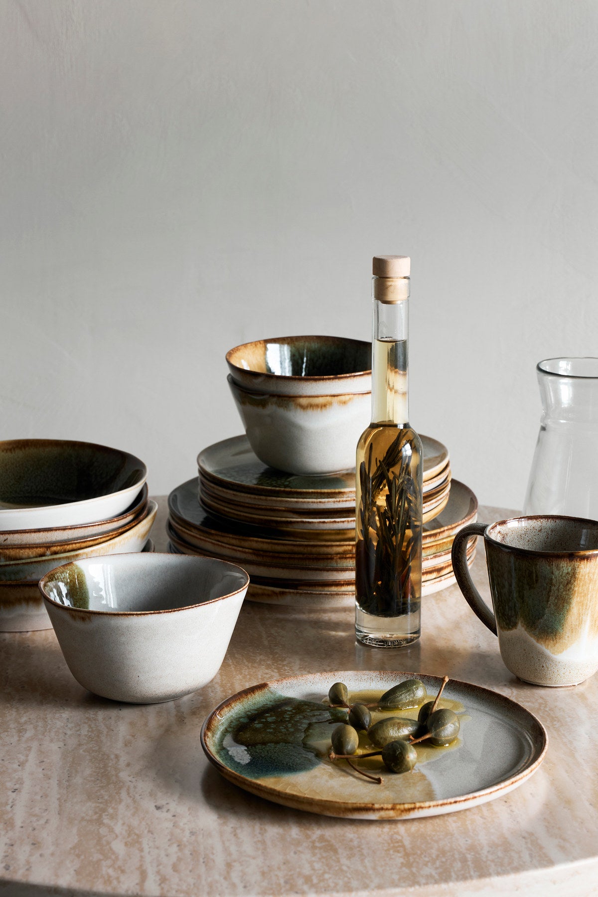 Jules Teller, Grün, Steingut in Green präsentiert im Onlineshop von KAQTU Design AG. Teller ist von Bloomingville